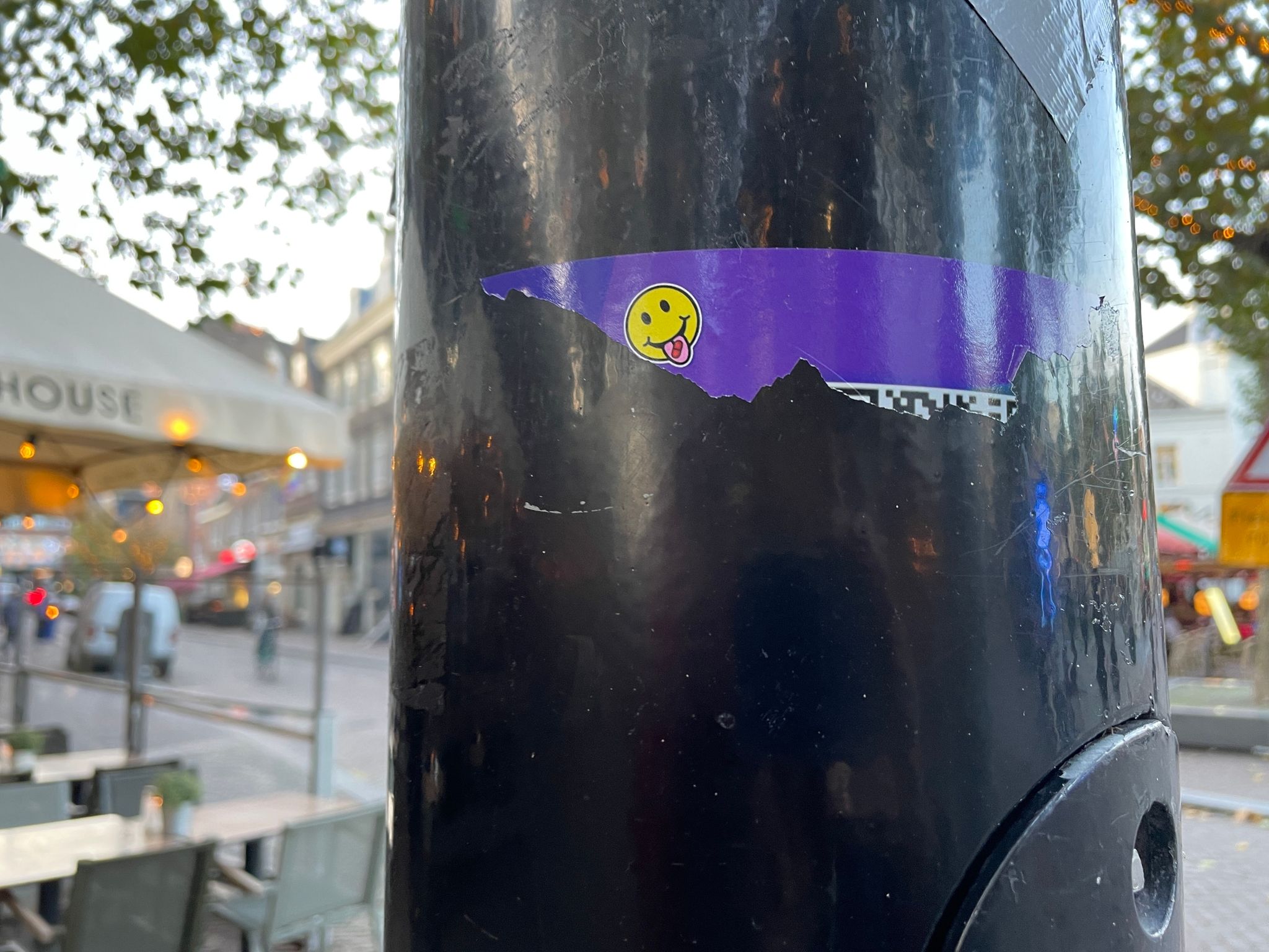 Verkaufstrick von Dealern in Holland: Drogen per Aufkleber