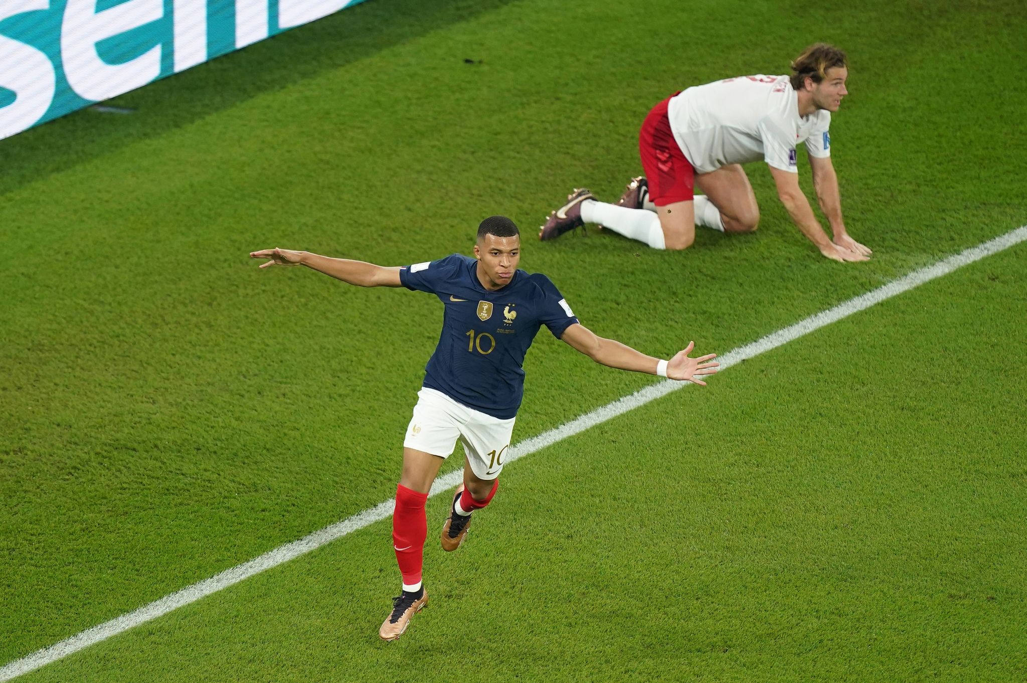 Mbappé bannt Weltmeister-Fluch und zieht mit Zidane gleich