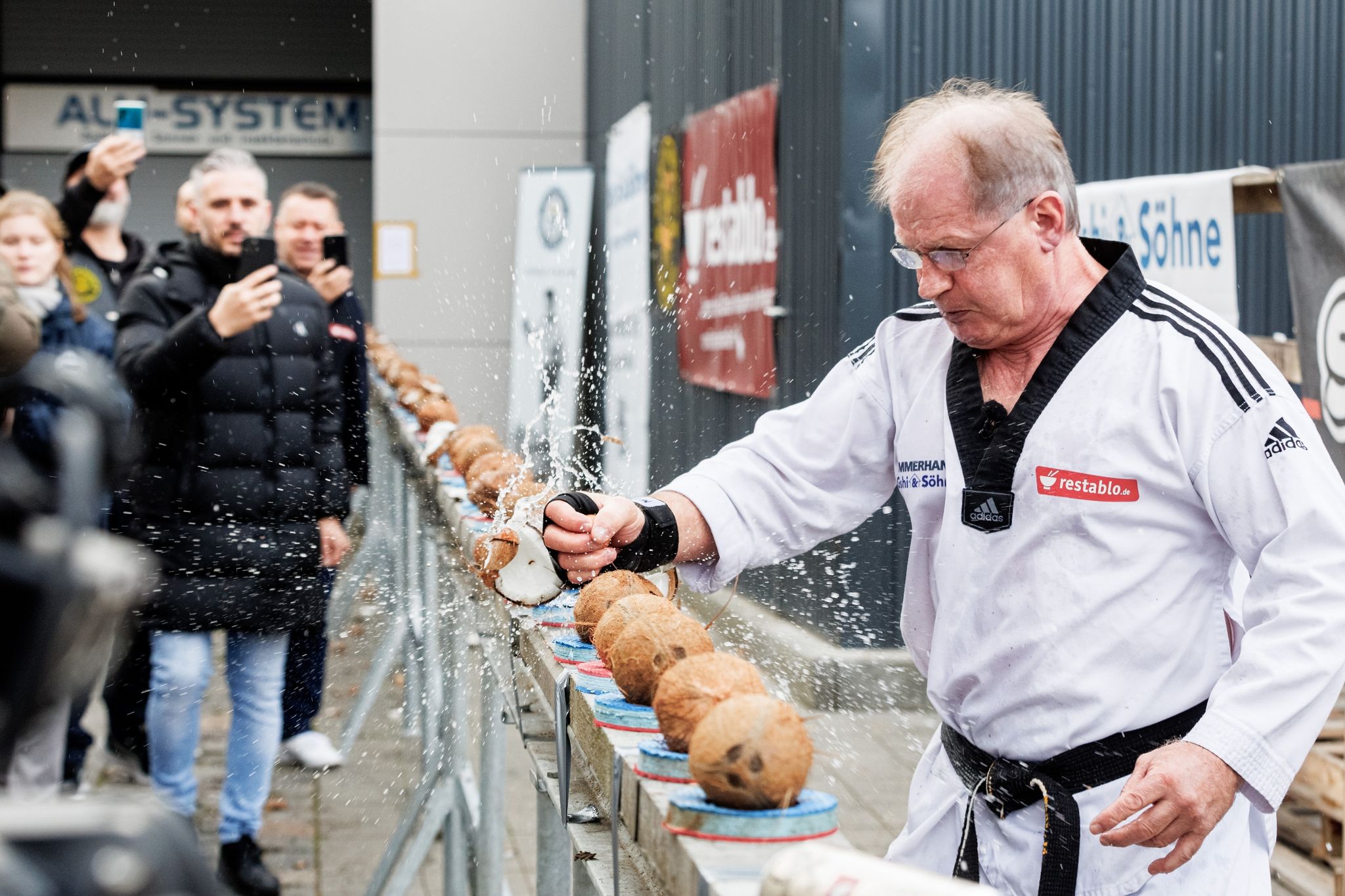 Schlag auf Schlag: Zwei Männer knacken Weltrekord