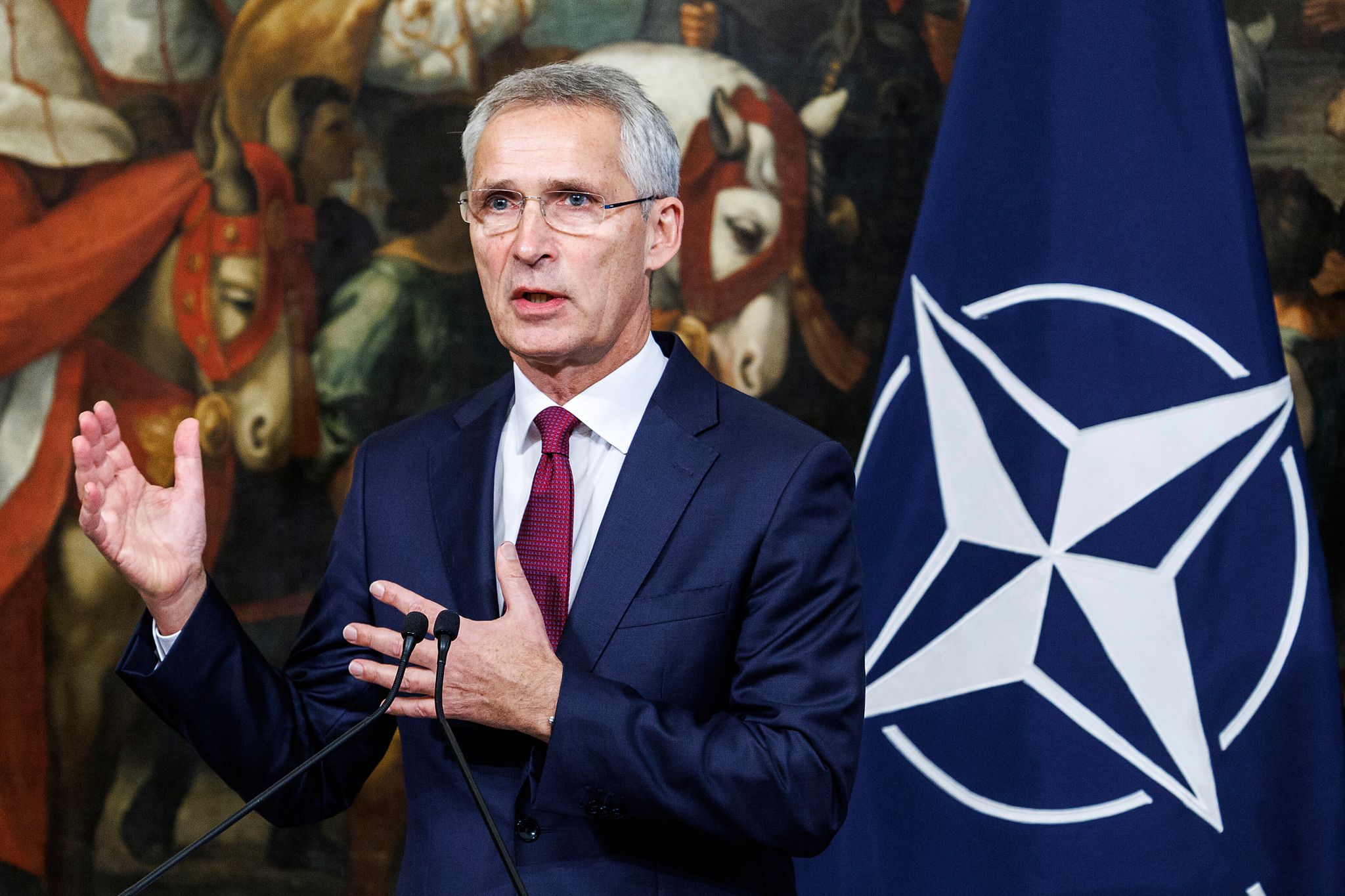 Das besagen Artikel Vier und Fünf des Nato-Vertrages
