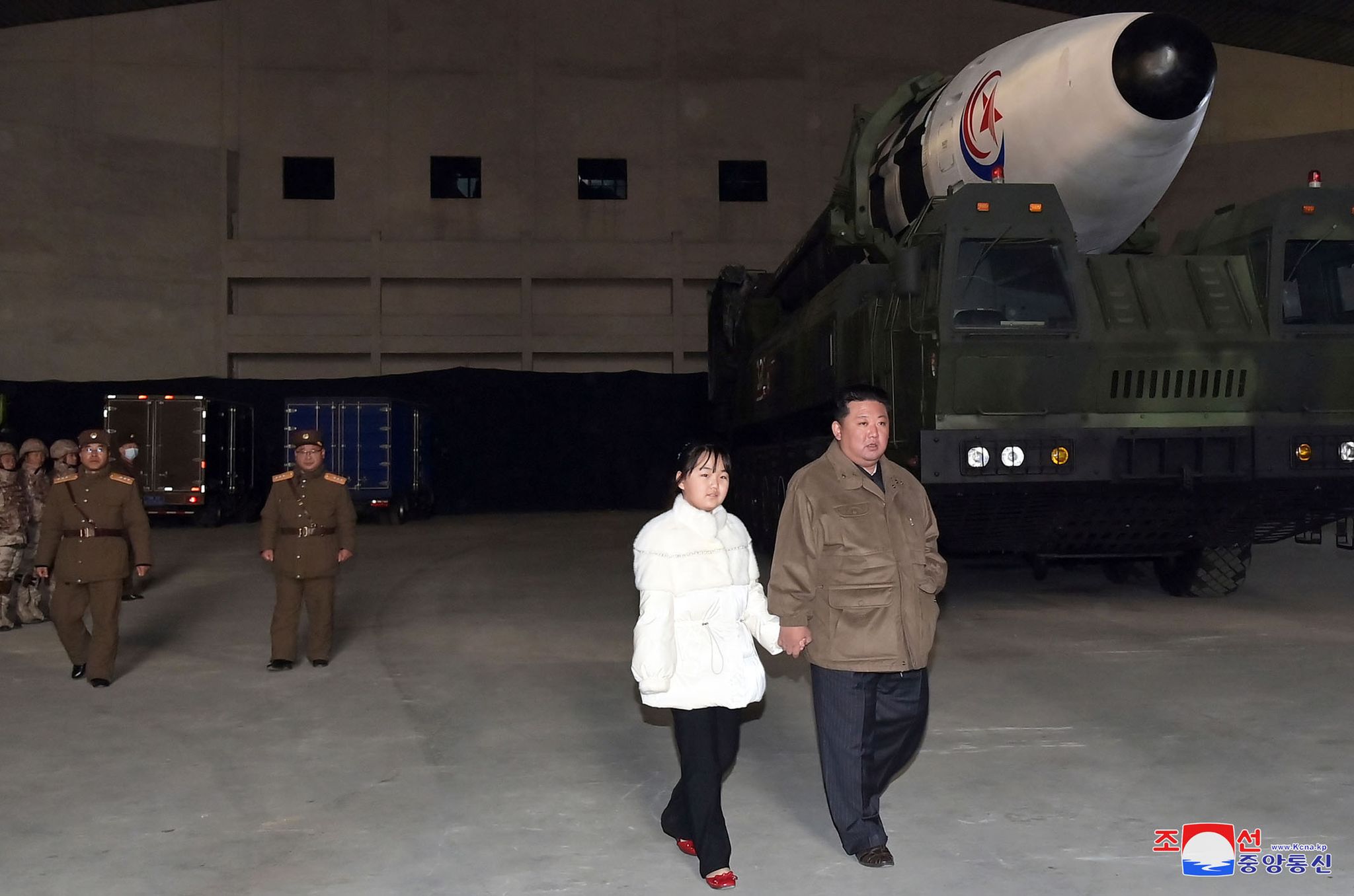 Nordkorea enthüllt erstmals Fotos von Kims Tochter