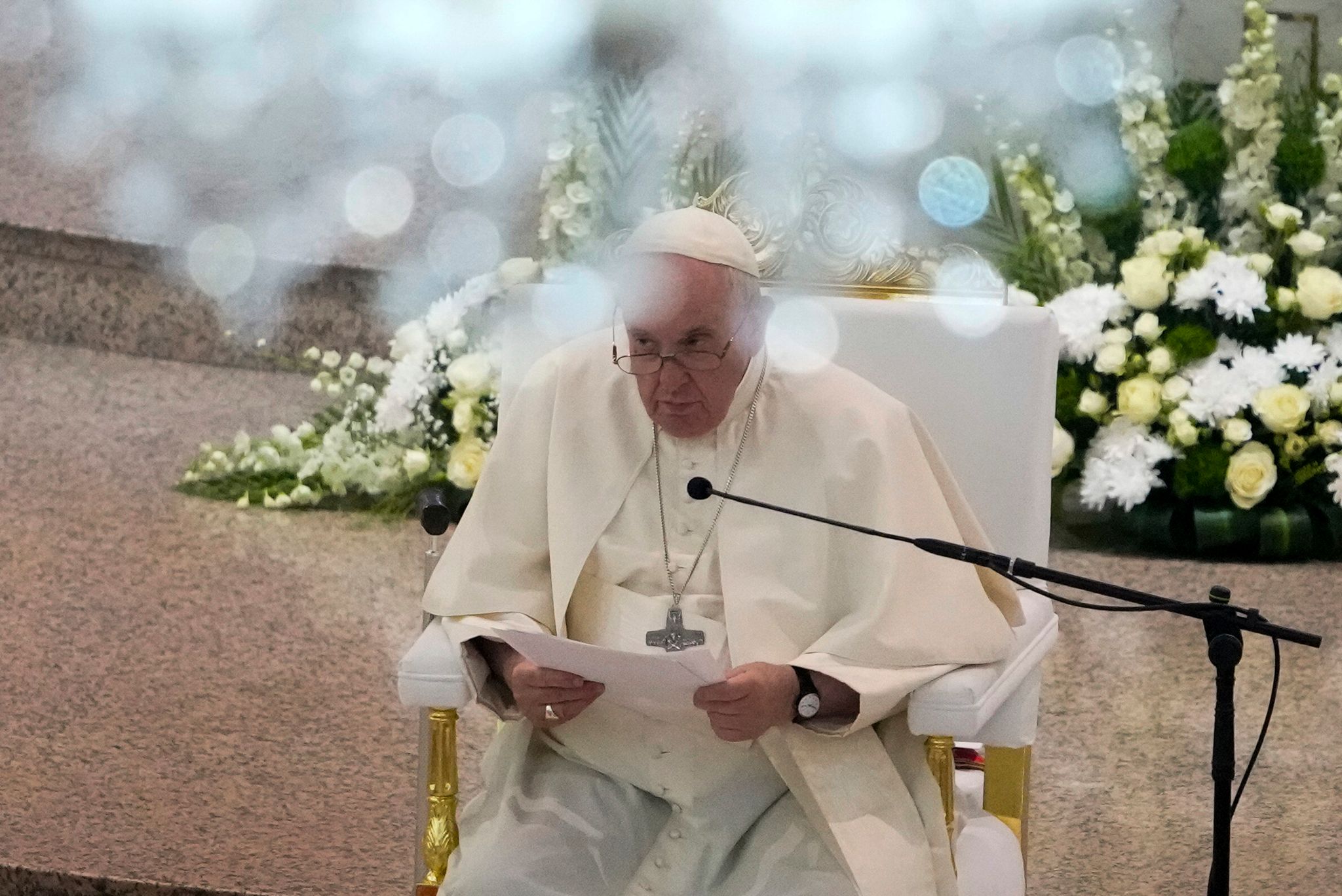 Papst warnt vor «Spiel» mit Raketen und Bomben