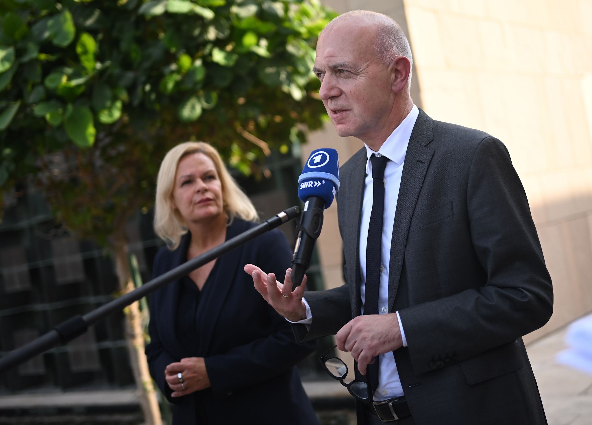 Zehn Verbände um DFB kontern FIFA – Proteste nehmen zu