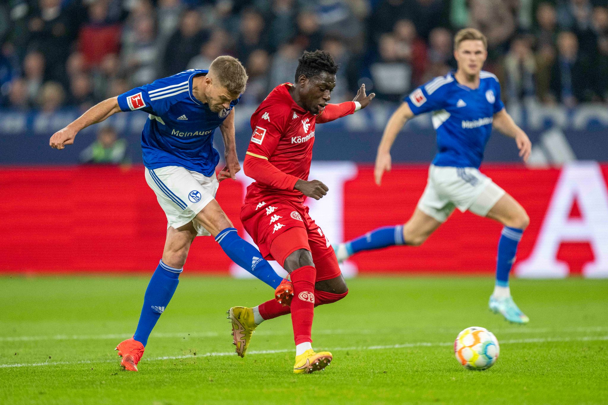Mit Kampfgeist und Terodde: Schalke schlägt Mainz