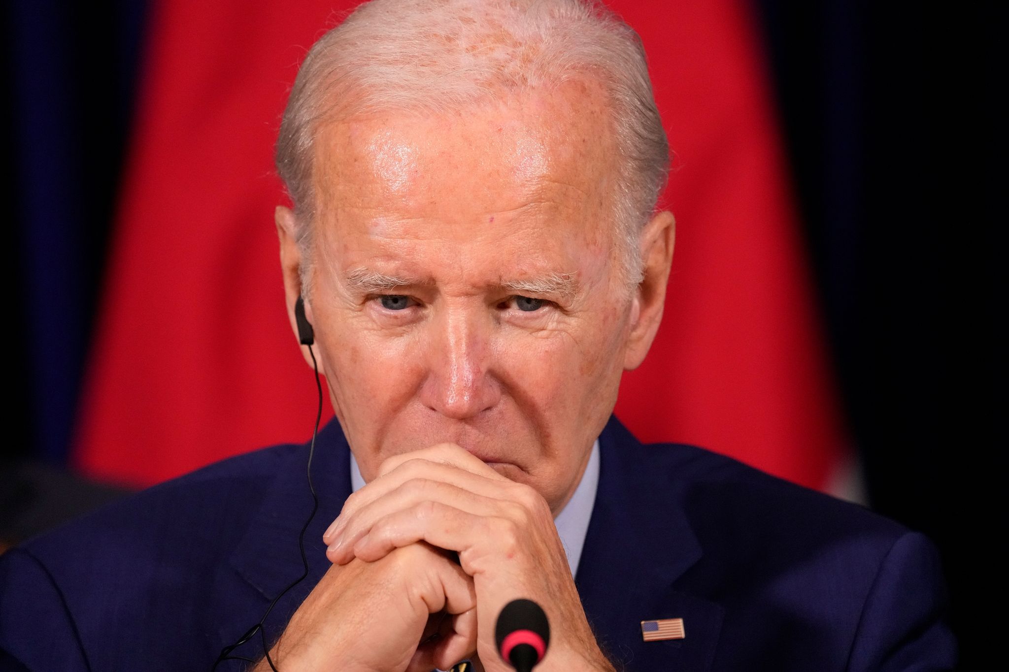 Begrüßung mit Handschlag: Biden und Xi treffen sich auf Bali