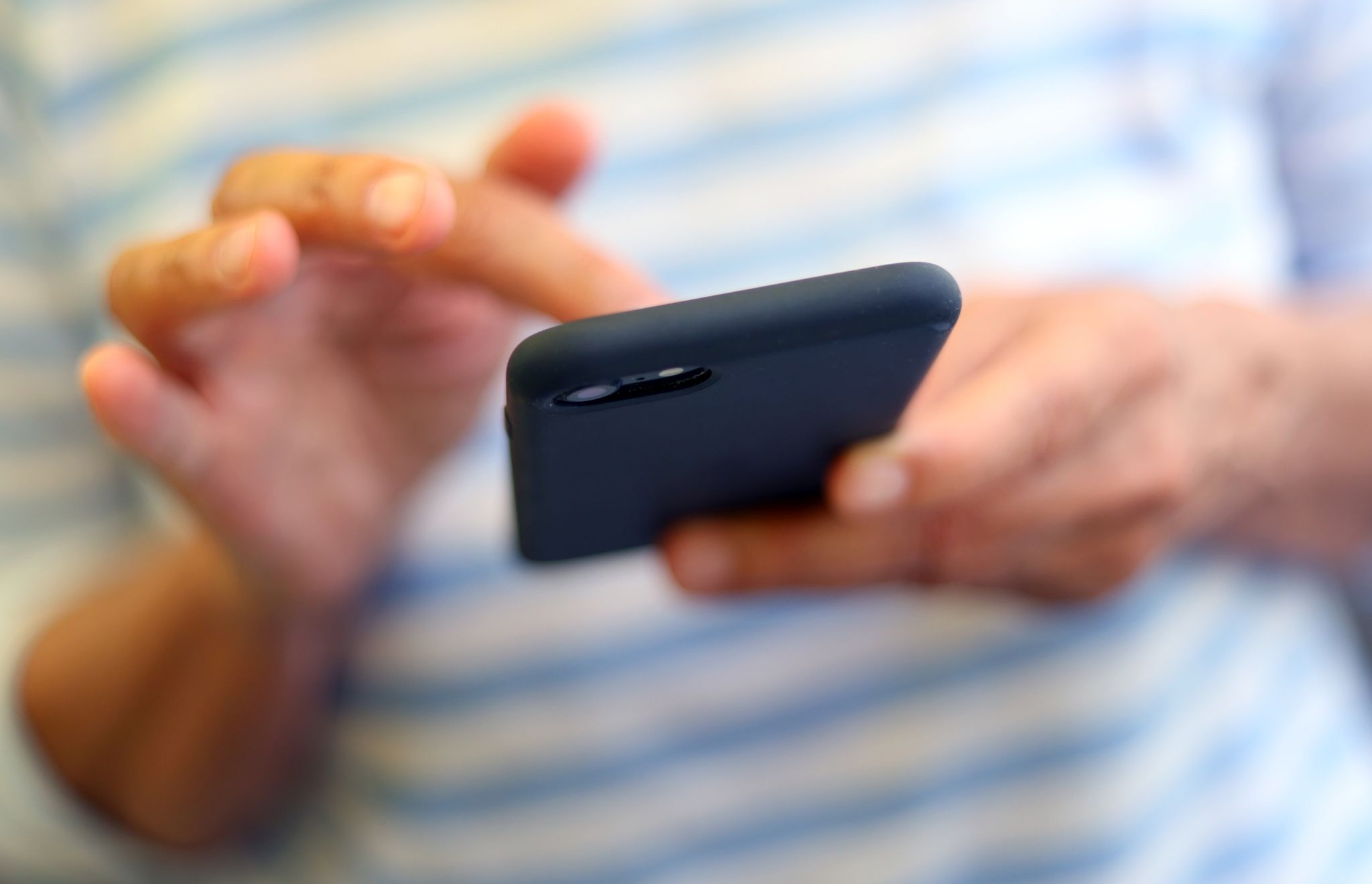 Netzbetreiber weisen Kunden per SMS auf neues Warnsystem hin