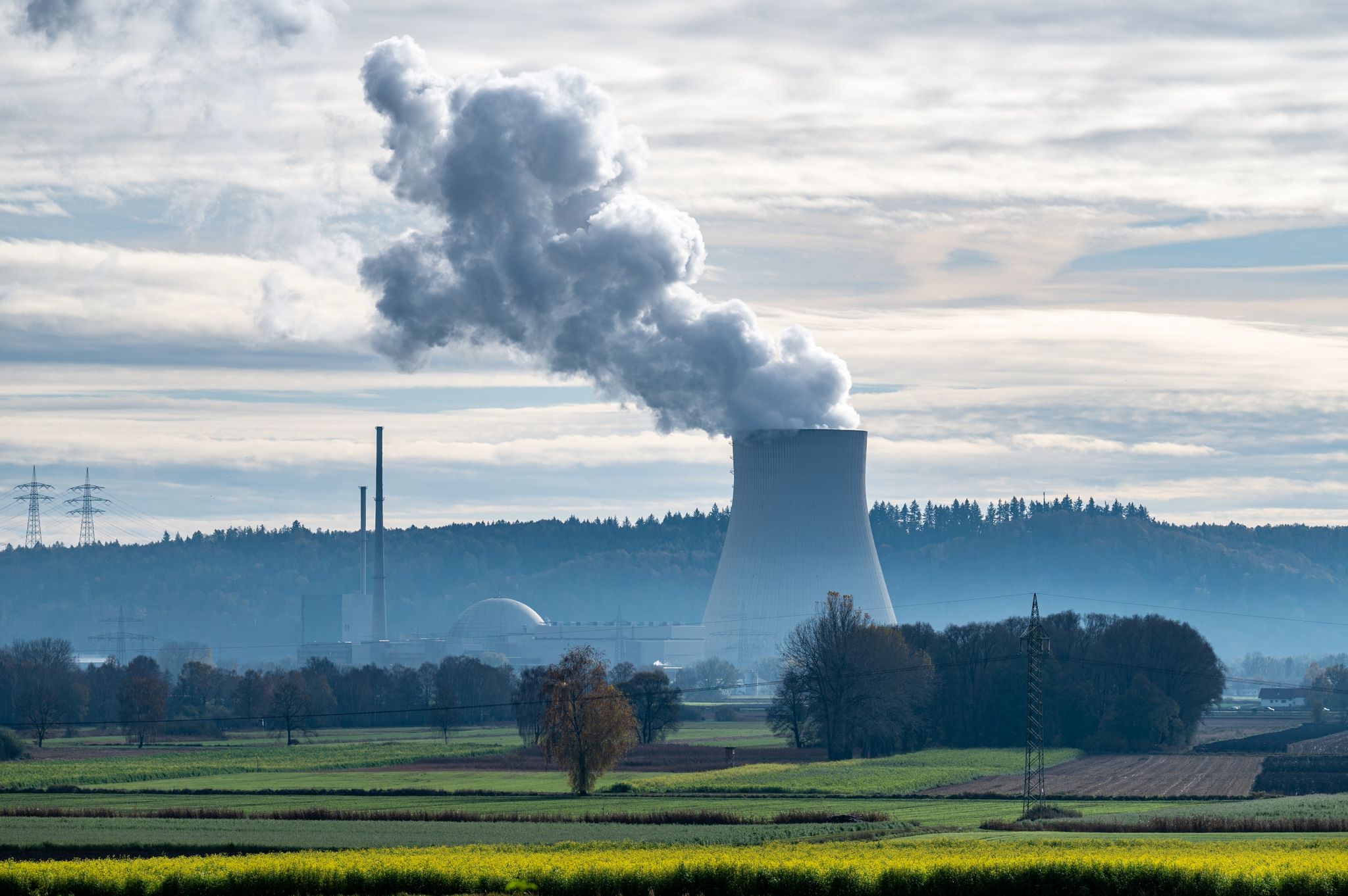 Weiterbetrieb der drei letzten deutschen AKWs beschlossen