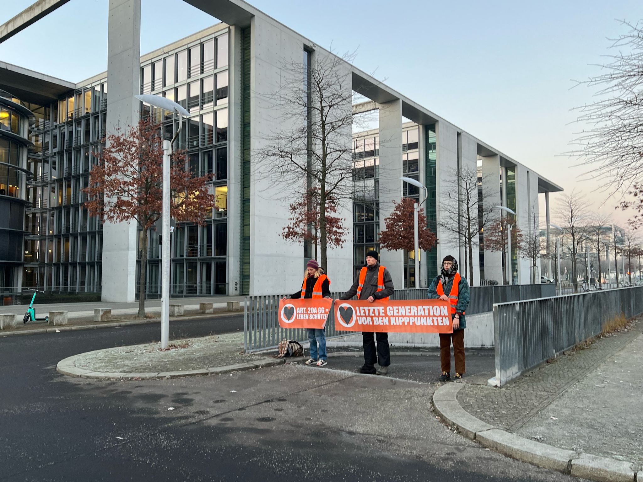 Blockade: Letzte Generation konfrontiert Abgeordnete