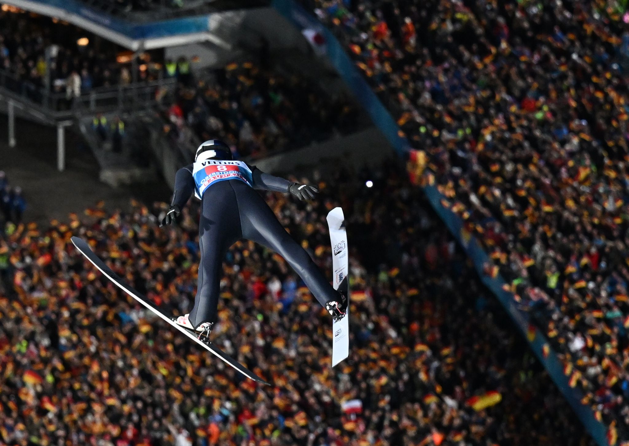 Geiger gelingt starker Tournee-Start – Granerud siegt