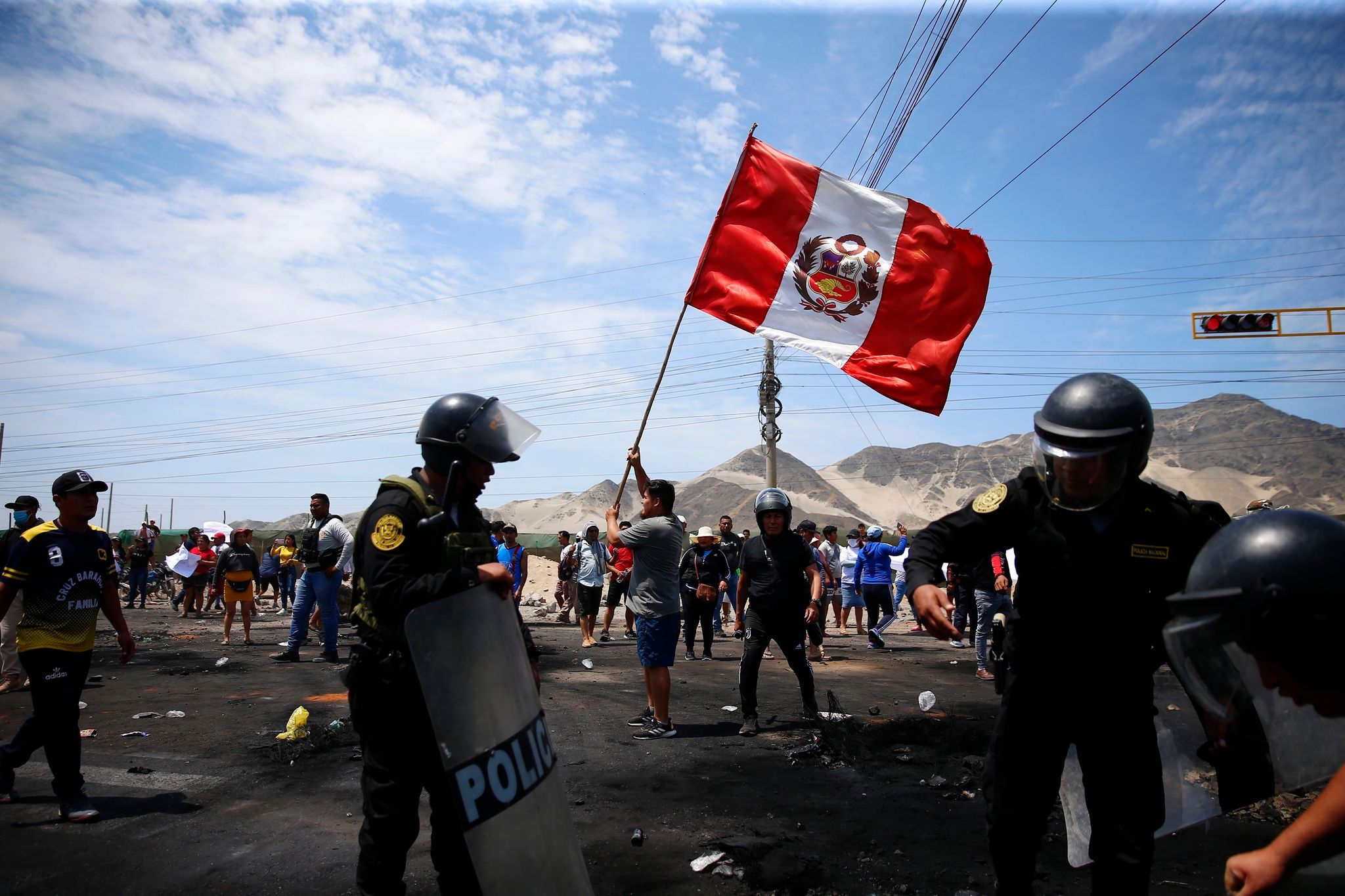 Proteste in Peru: Präsidentin will Kabinett umbilden