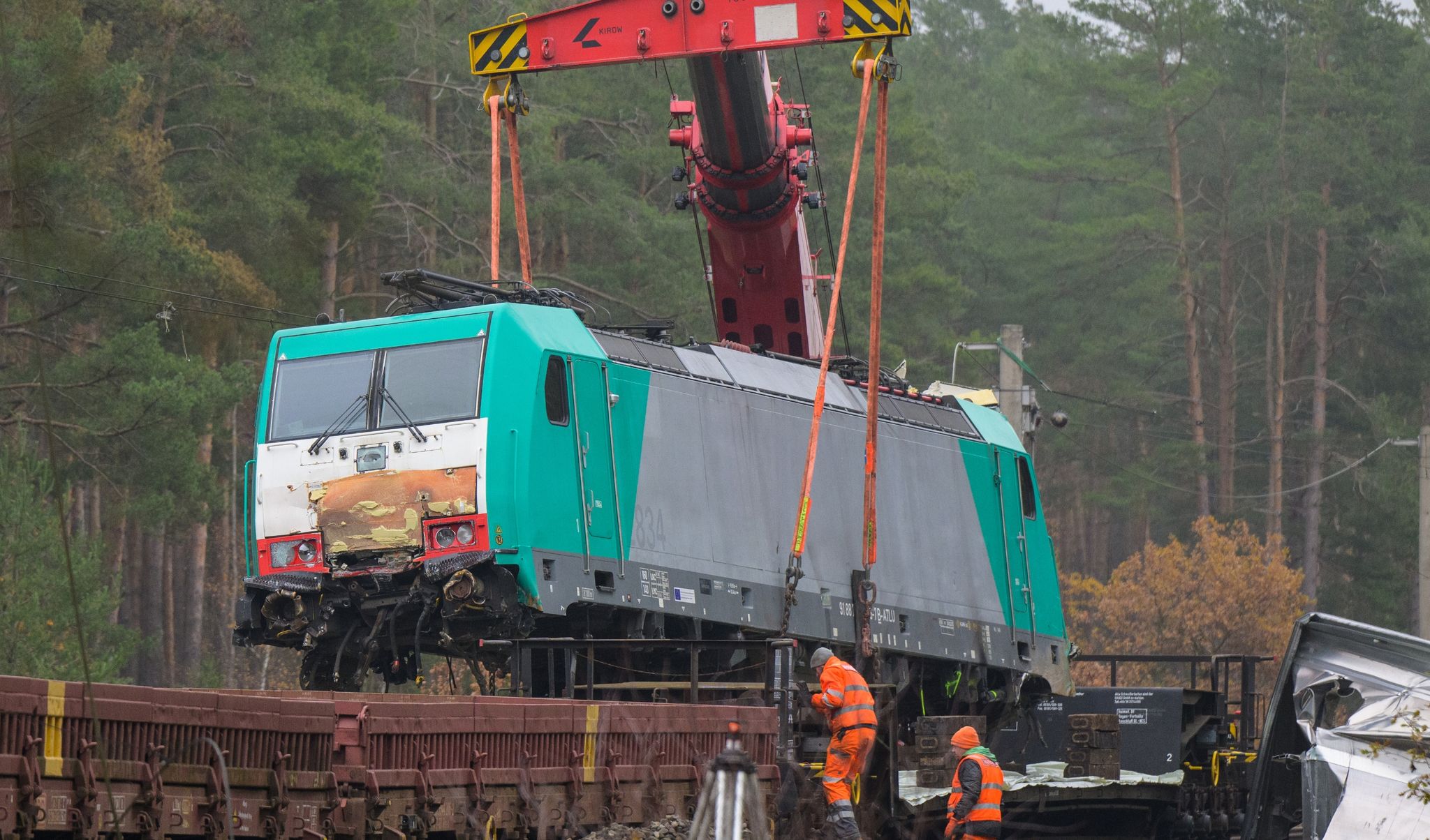 Lok geborgen: Bahnstrecke Hannover-Berlin früher wieder frei