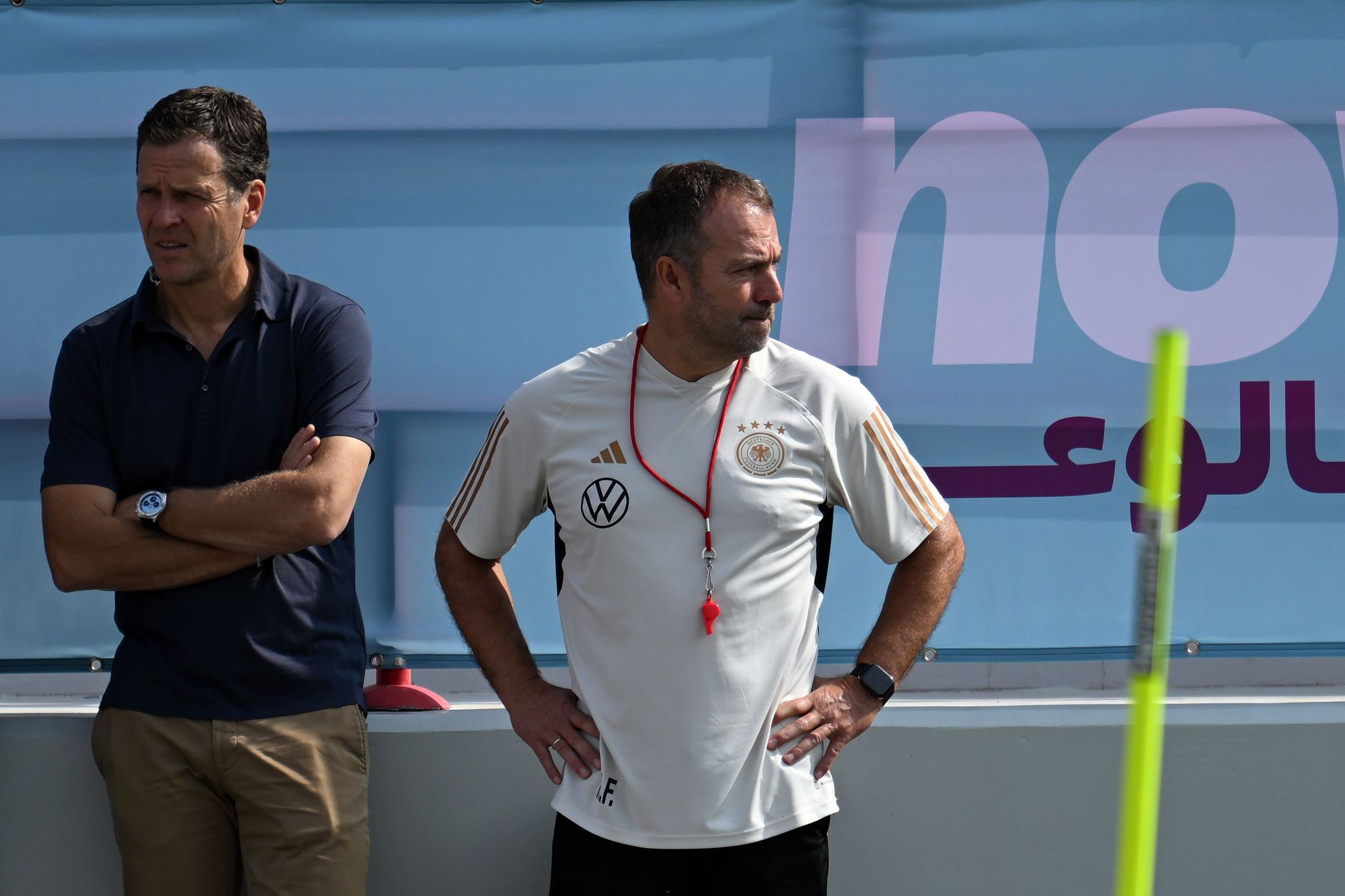 Bierhoff-Aus frustriert Flick: Personaldebatte mit Emotionen