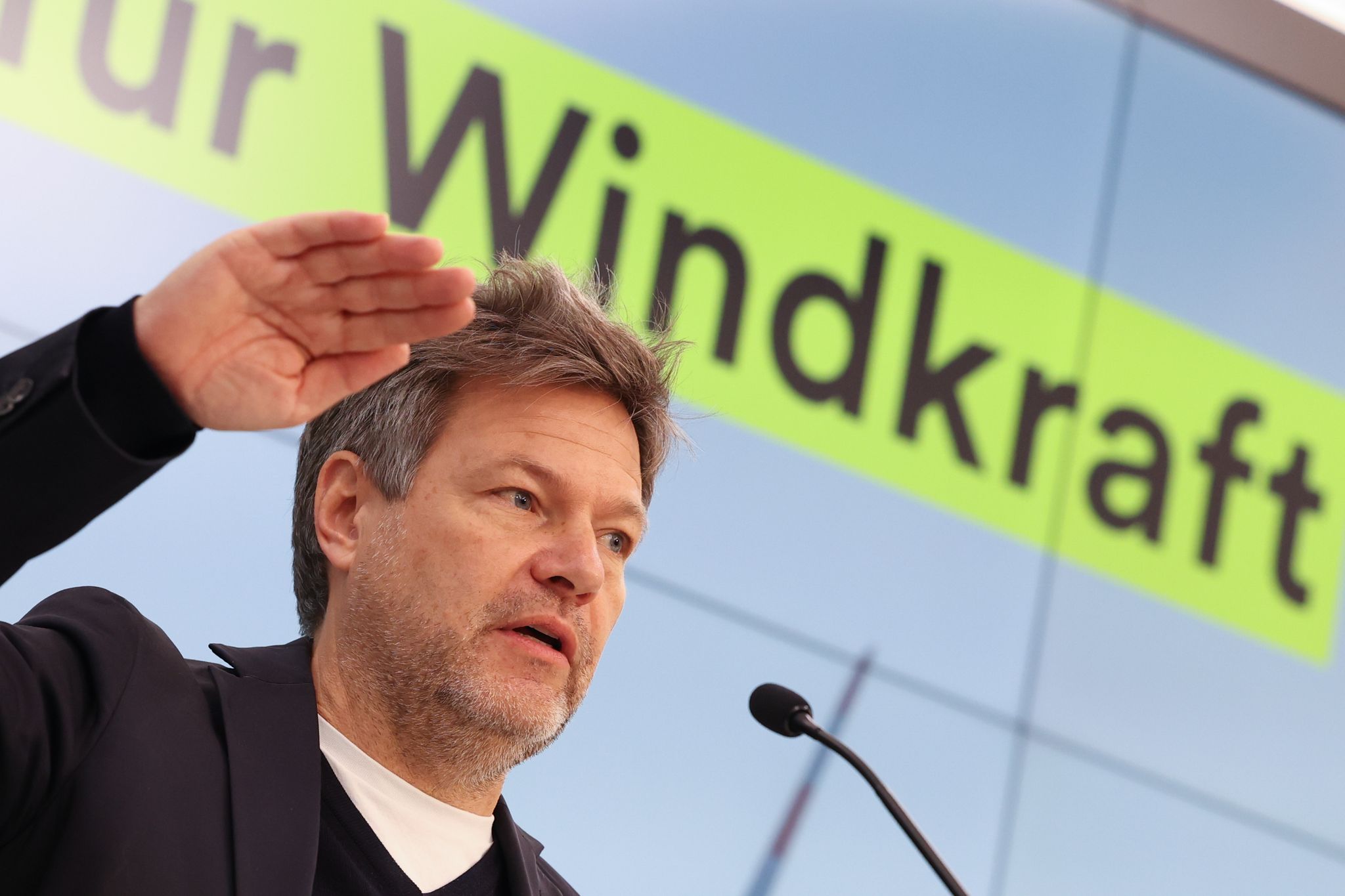 Habeck: «Tal der Tränen» bei Ökostrom-Ausbau durchschritten