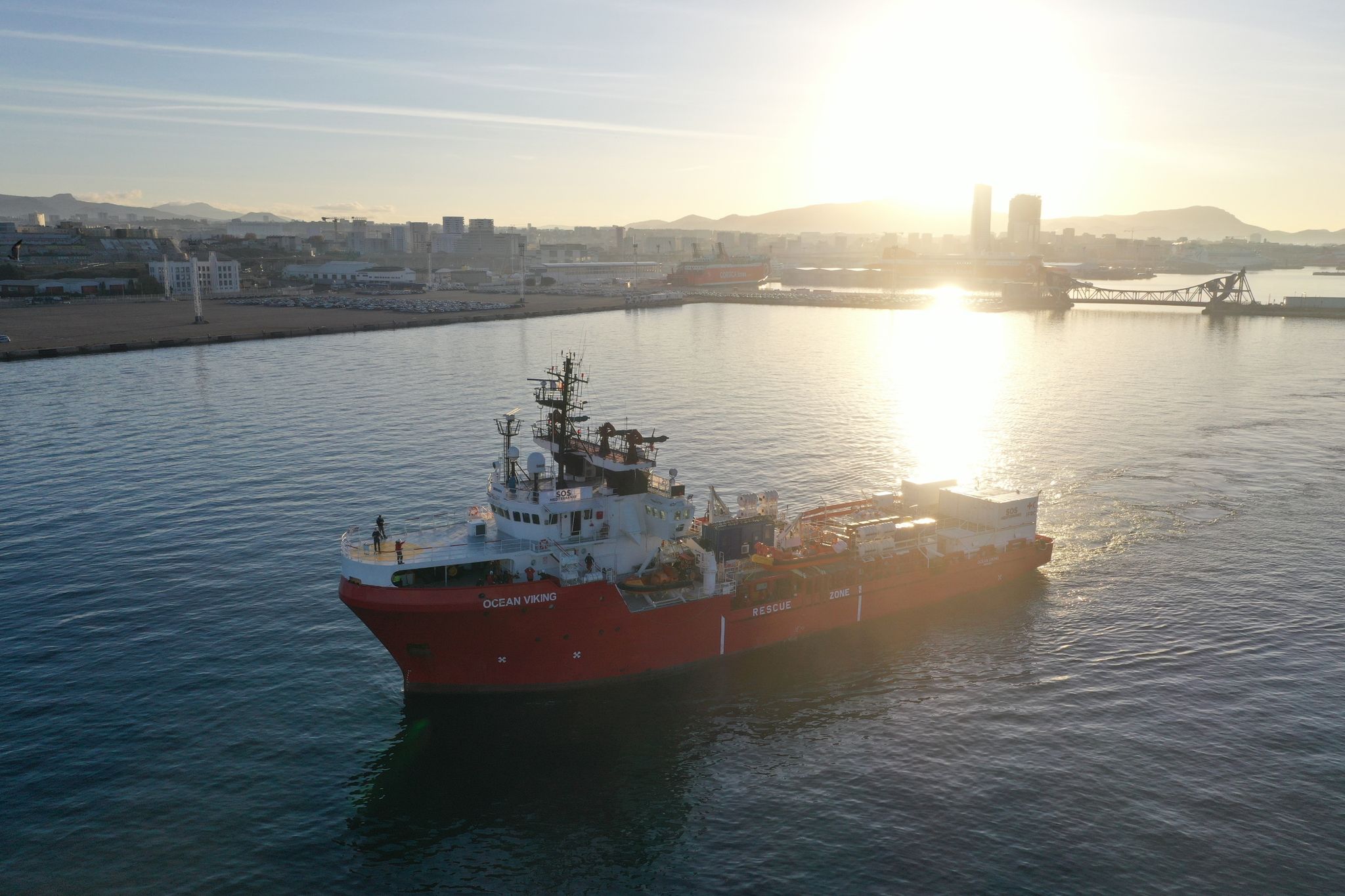 «Ocean Viking» darf mit 113 Flüchtlingen in Ravenna anlegen