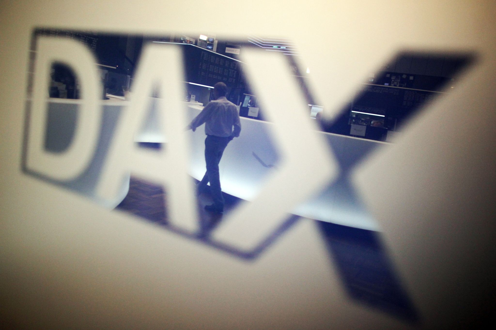Dax pendelt um 14.000 Punkte