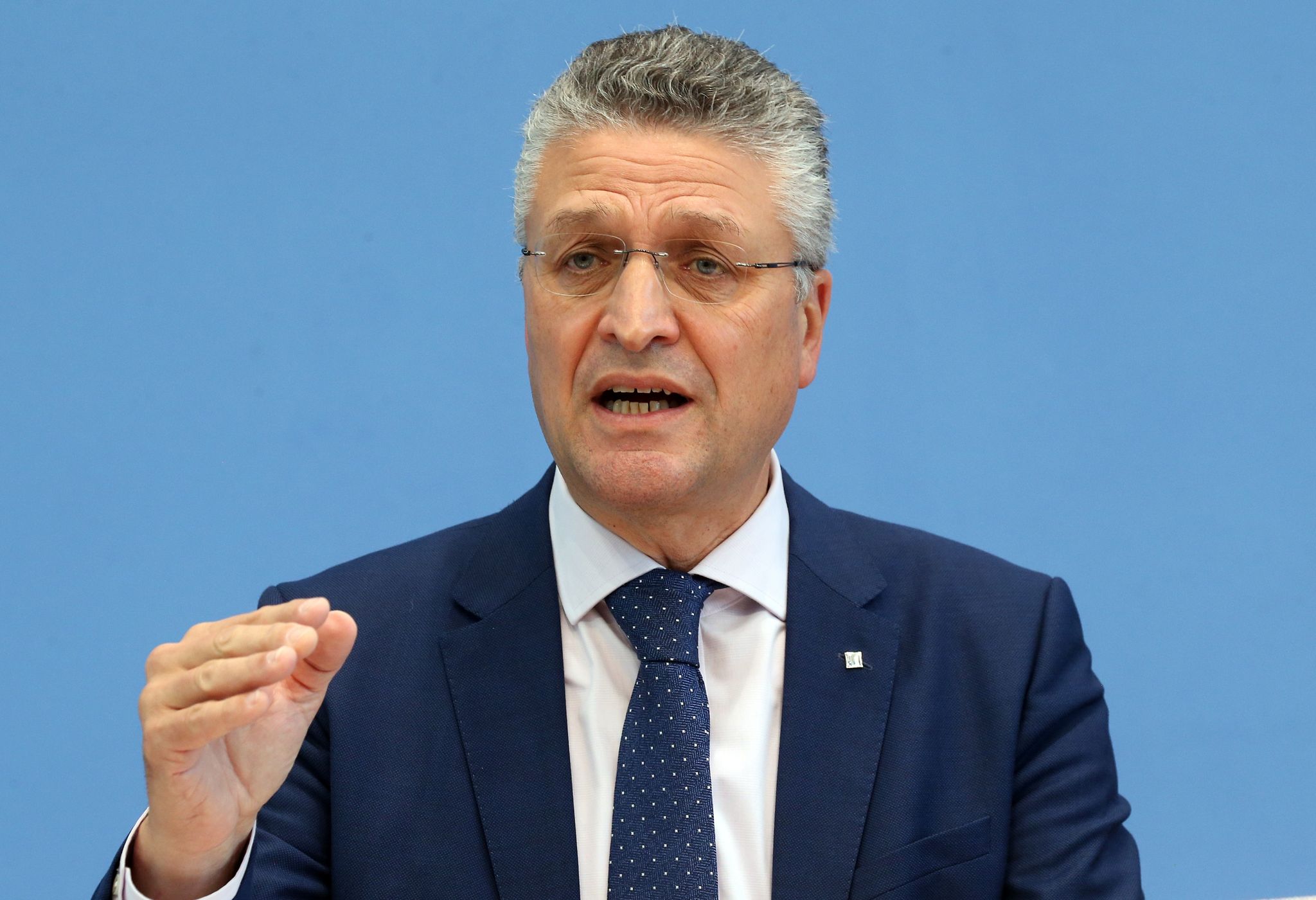 RKI-Chef Wieler wirbt weiter für Isolation und Masken