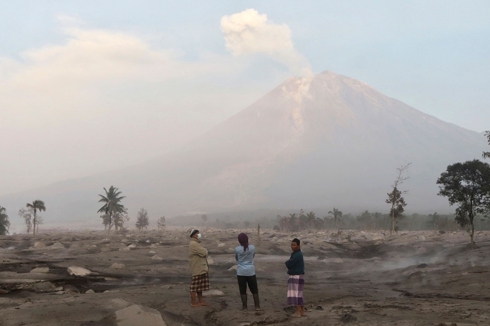 Indonesischer Vulkan beruhigt sich nach gewaltiger Eruption