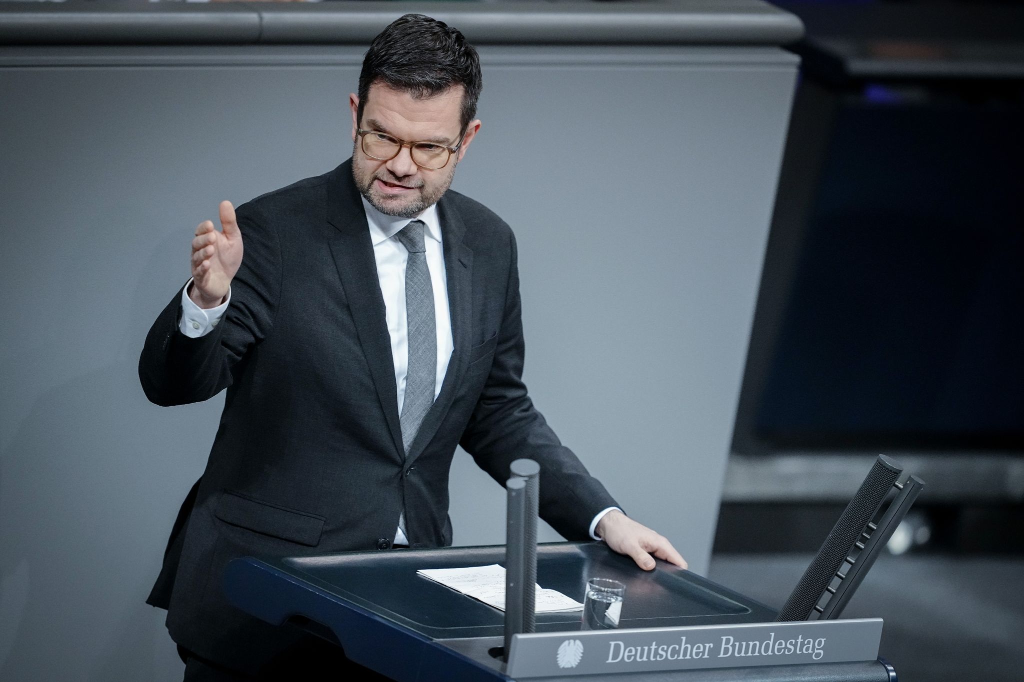 Klimakleber müssen Schadenersatz zahlen