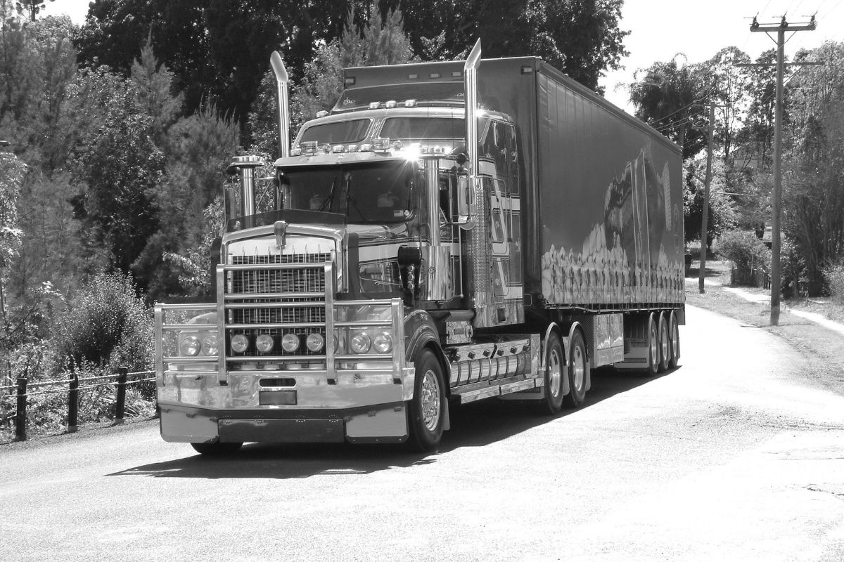 LKW rast in Fußgänger – 6 Tote