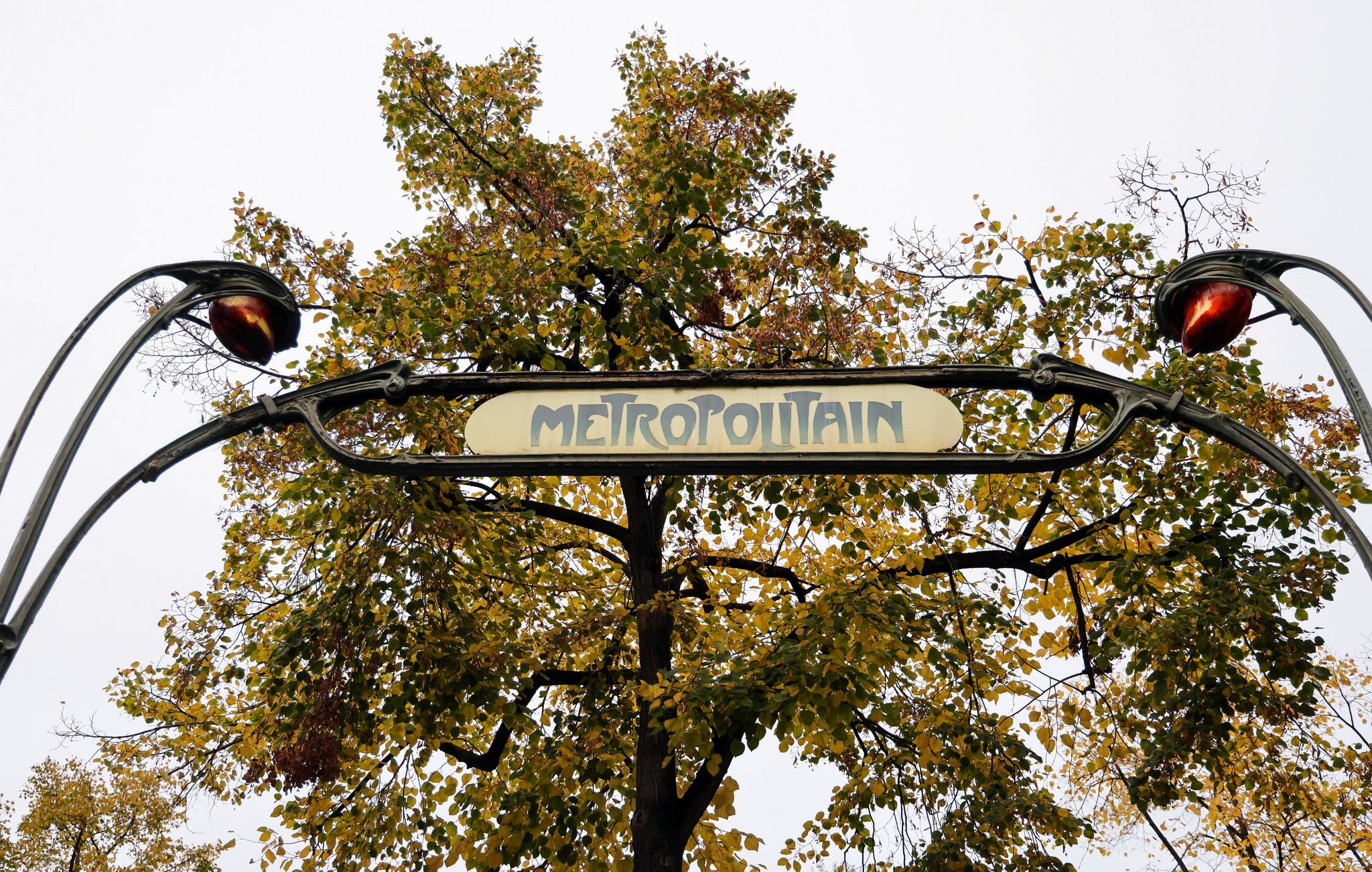 Metro: Paris streitet über Preiserhöhung und miesen Service