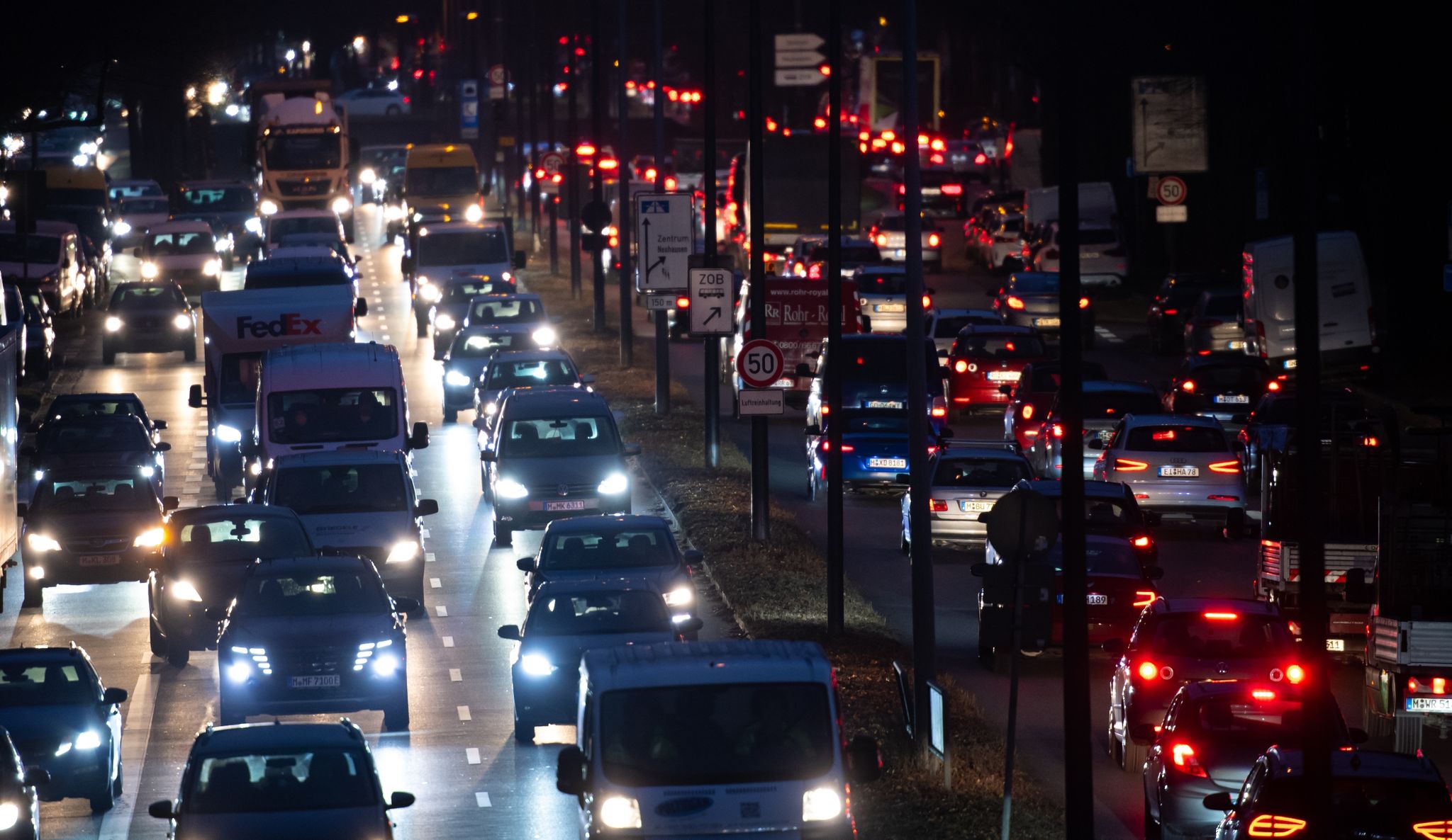 Staus kosten Pendler in München und Berlin über 70 Stunden