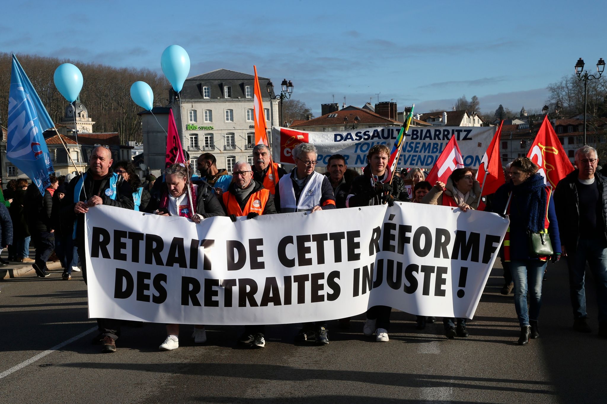 Rentenreformpläne in Frankreich bringen Massen auf Straße