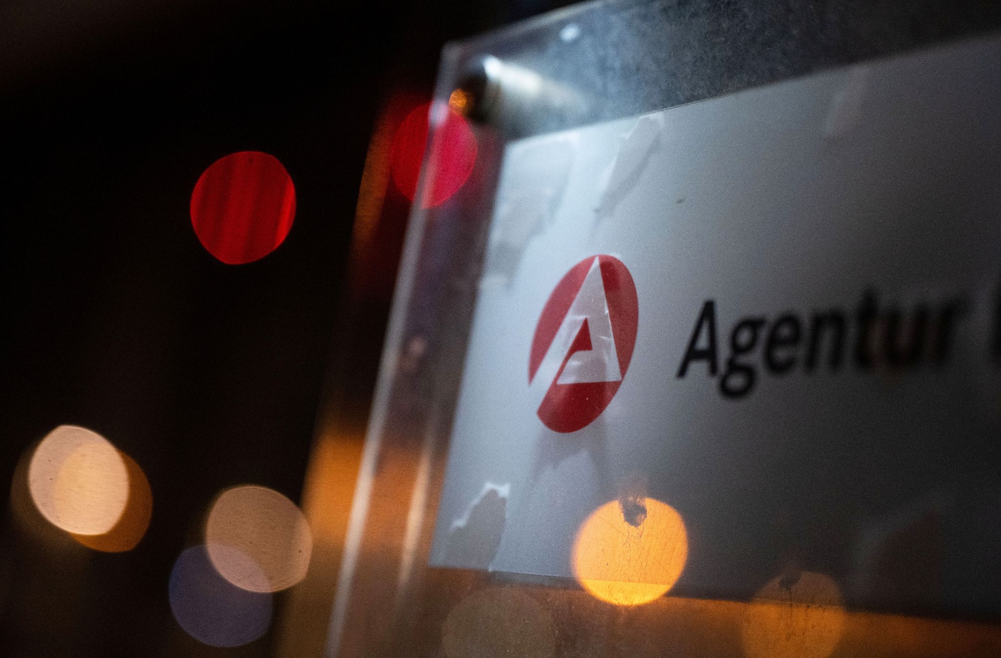 Zahl der Arbeitslosen leicht gestiegen