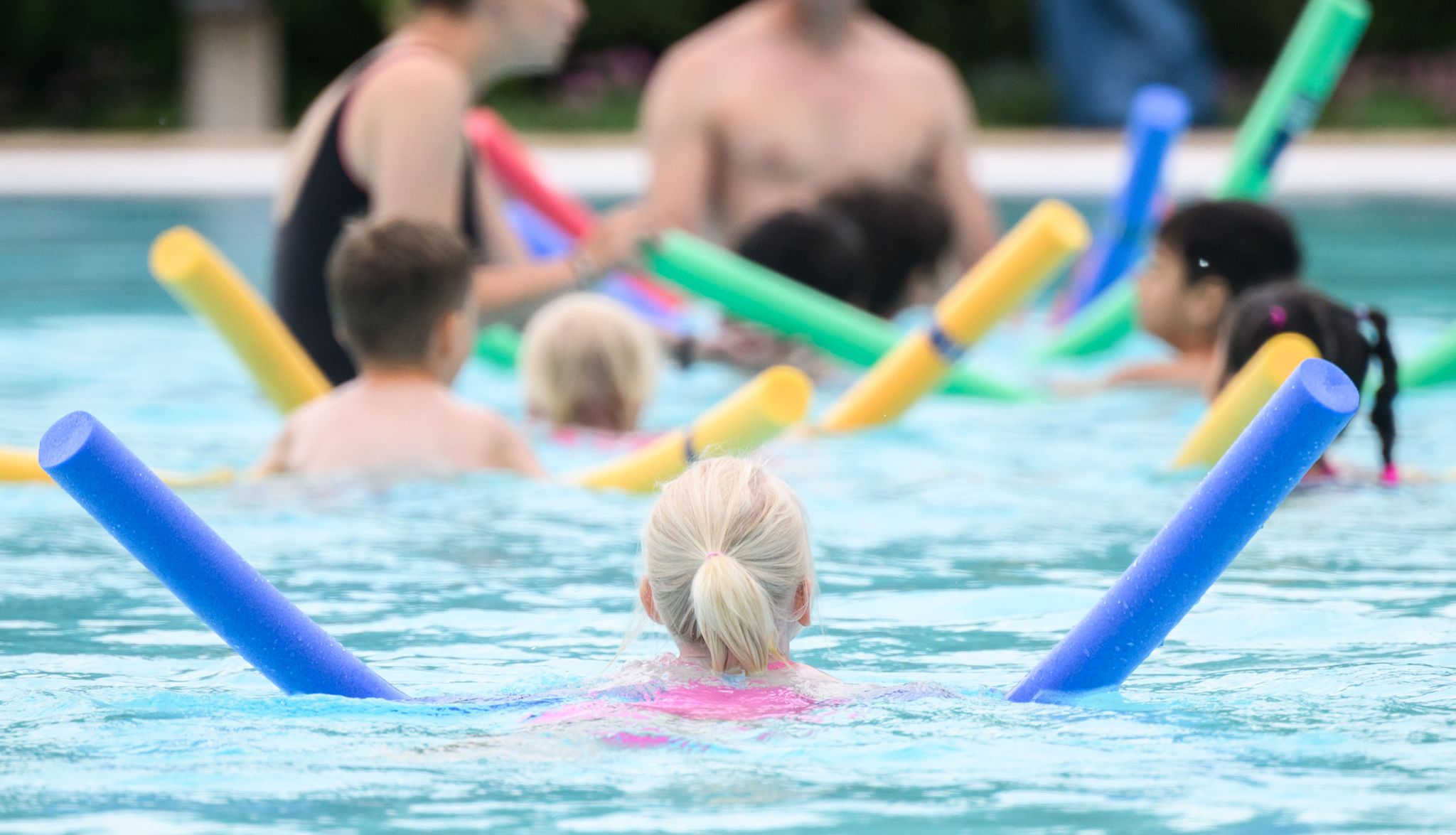 Wie sollen Kinder schwimmen lernen?