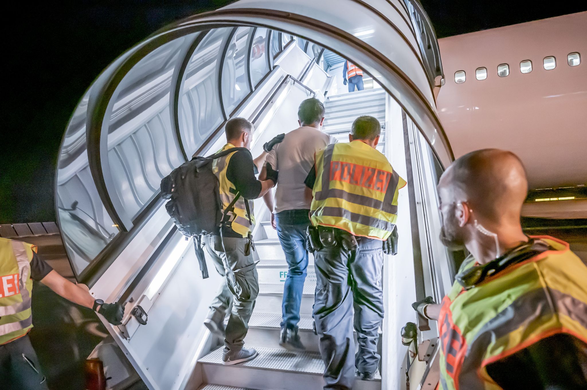 EU-Kommission will mehr Abschiebungen von Migranten