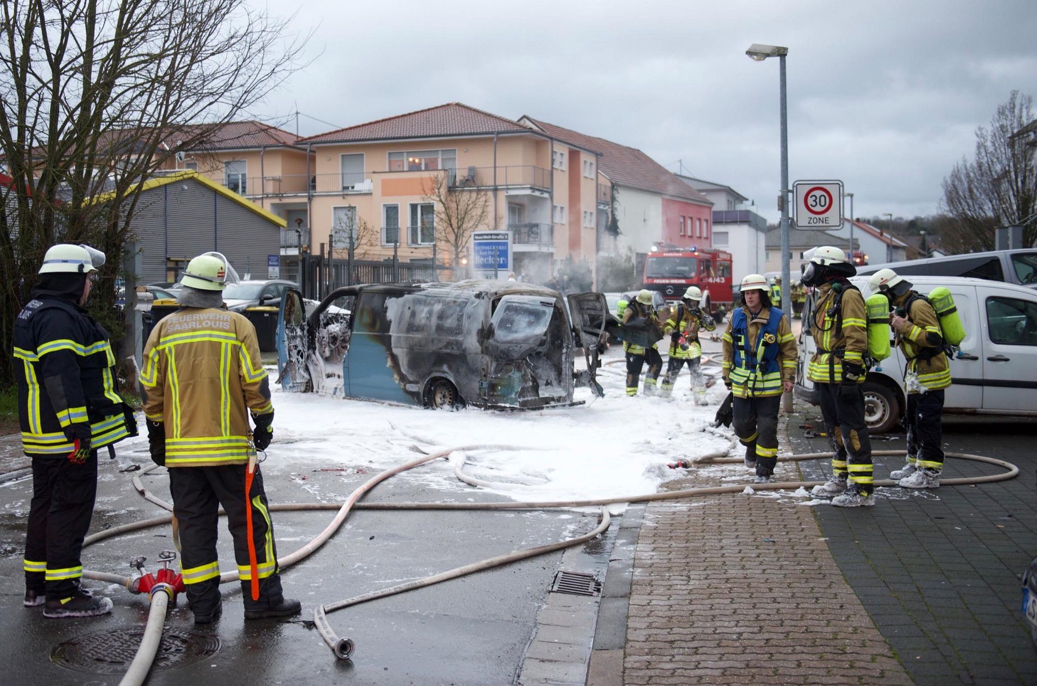 Schüsse und Verletzte bei Überfall auf Geldtransporter