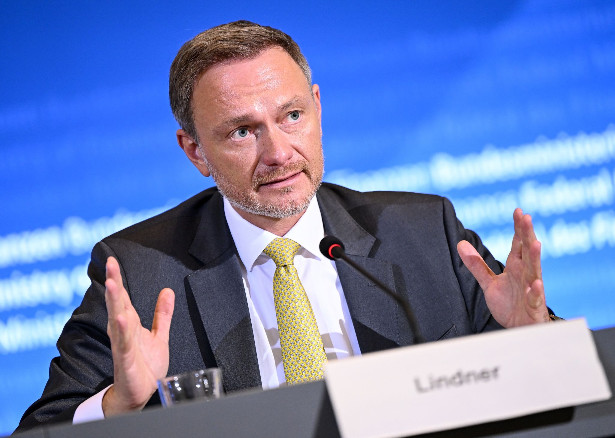 Lindner wirbt für Abschaffung des Solidaritätszuschlags