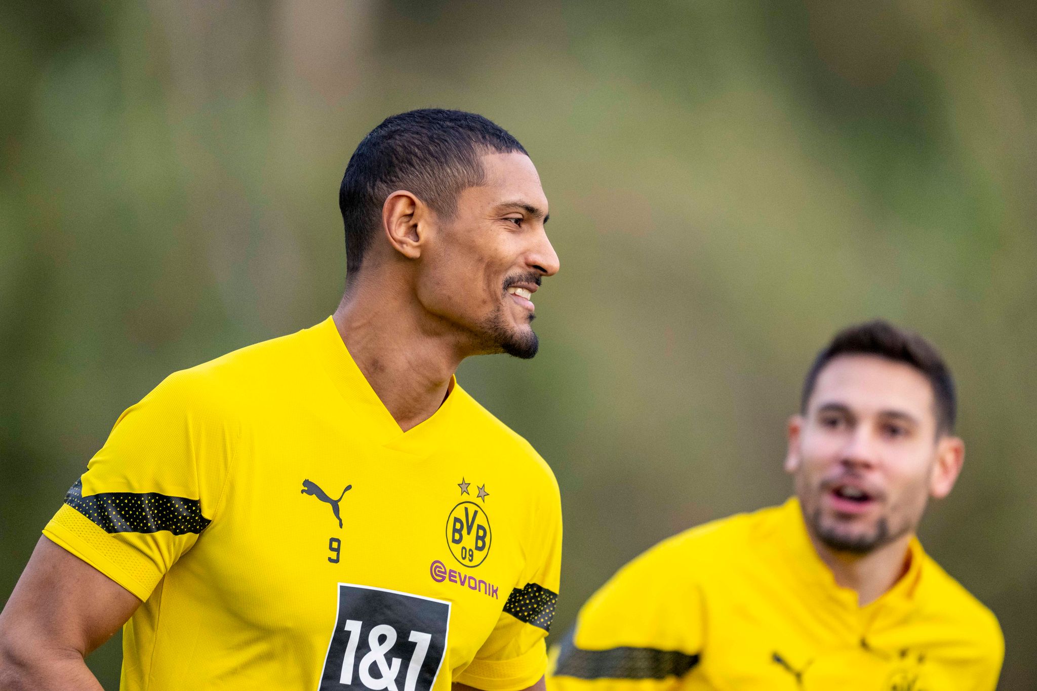 Gut gelaunter Haller trainiert mit BVB in Marbella