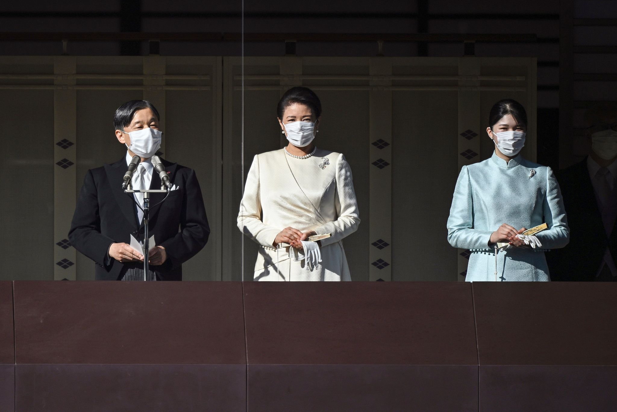 Japans Kaiser und seine Familie grüßen das Volk zu Neujahr