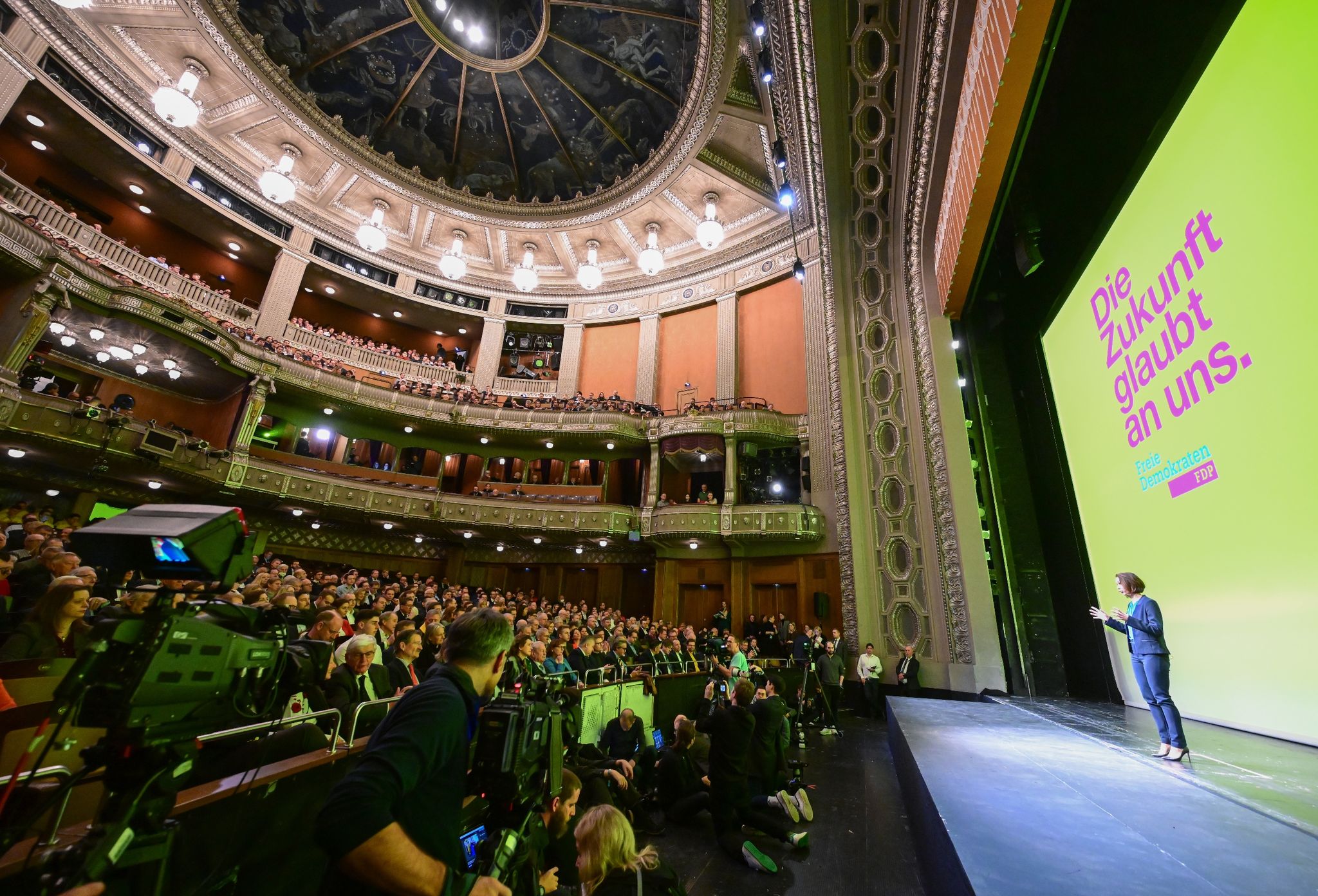 Optimismus im Opernhaus – FDP trainiert Selbstbewusstsein