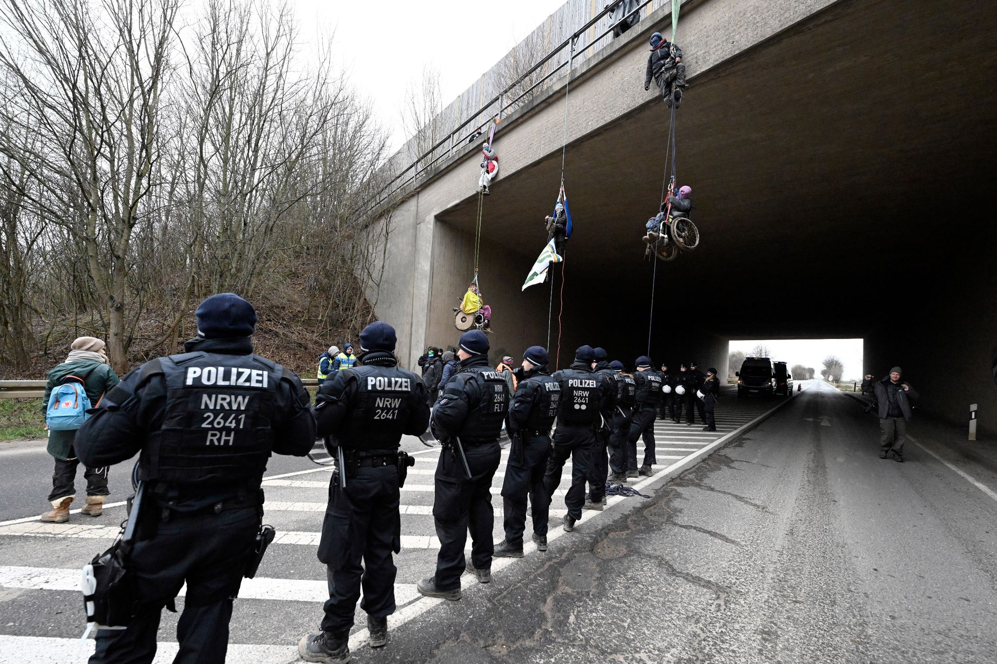 Verbliebene Aktivisten verlassen Tunnel unter Lützerath