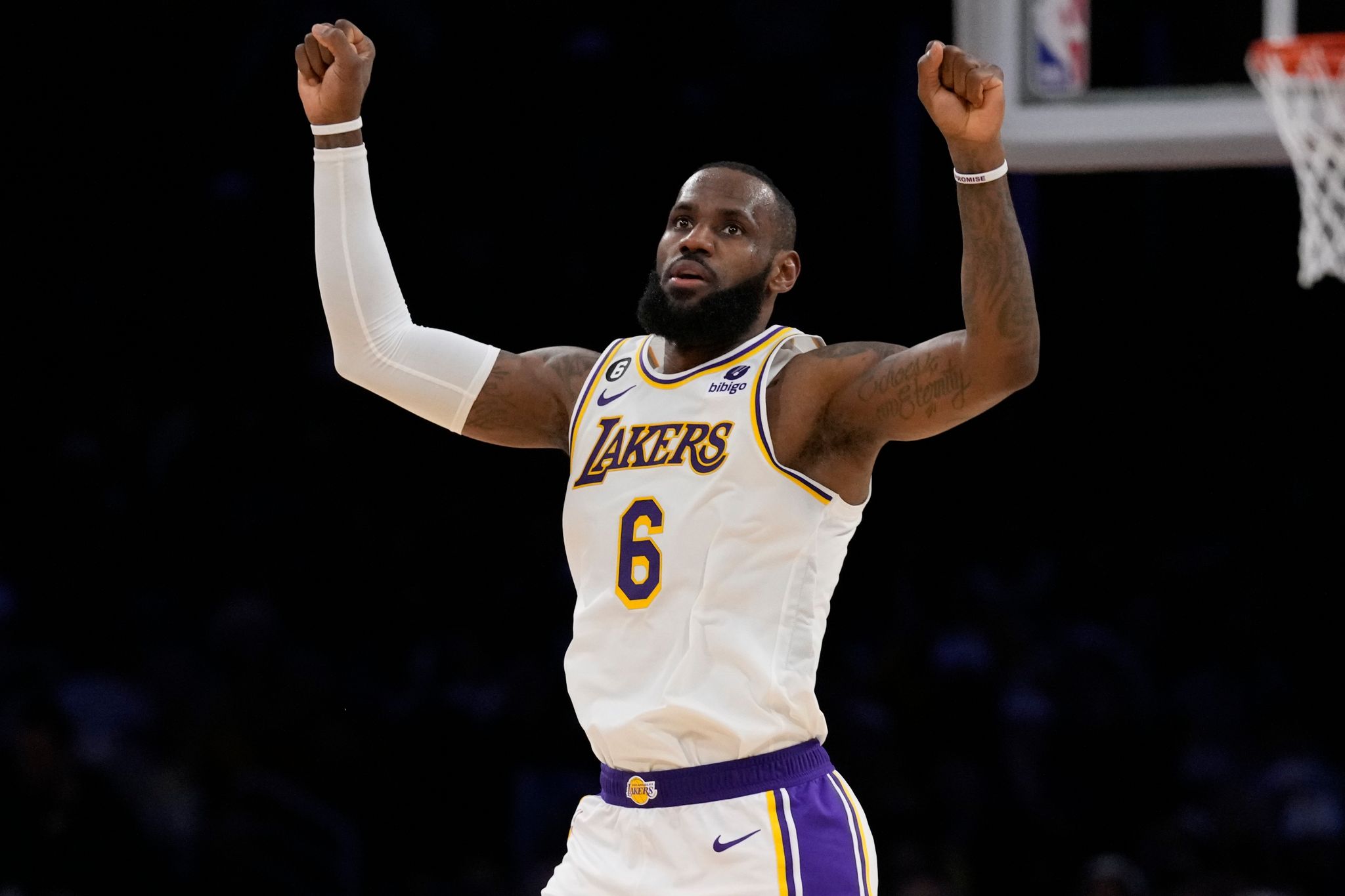 NBA: James-Gala bei Lakers-Erfolg