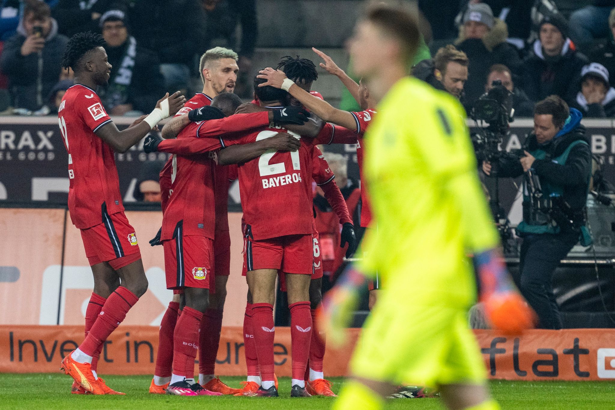 Mit Zittern: Leverkusen verdirbt Omlin-Debüt in Gladbach