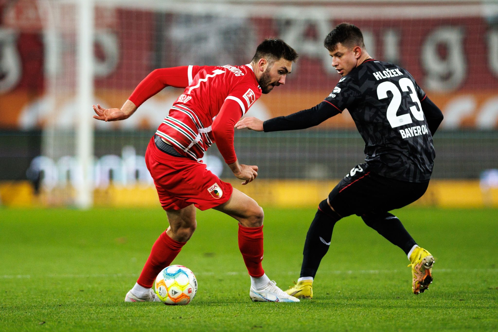 Bayer «fantasielos» zum Rückschlag – Augsburg feiert Berisha