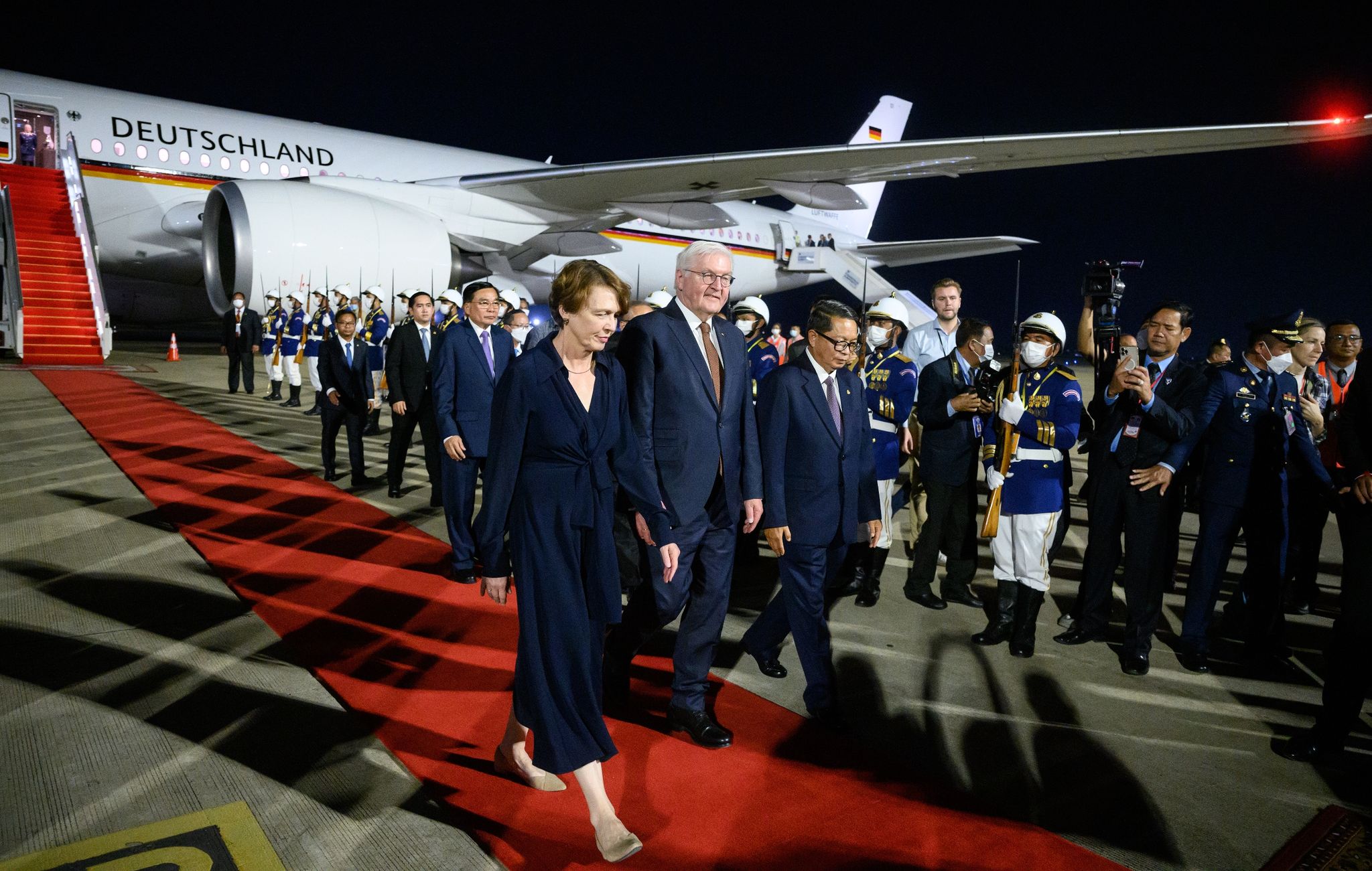 Diplomatische Basisarbeit: Steinmeier in Kambodscha