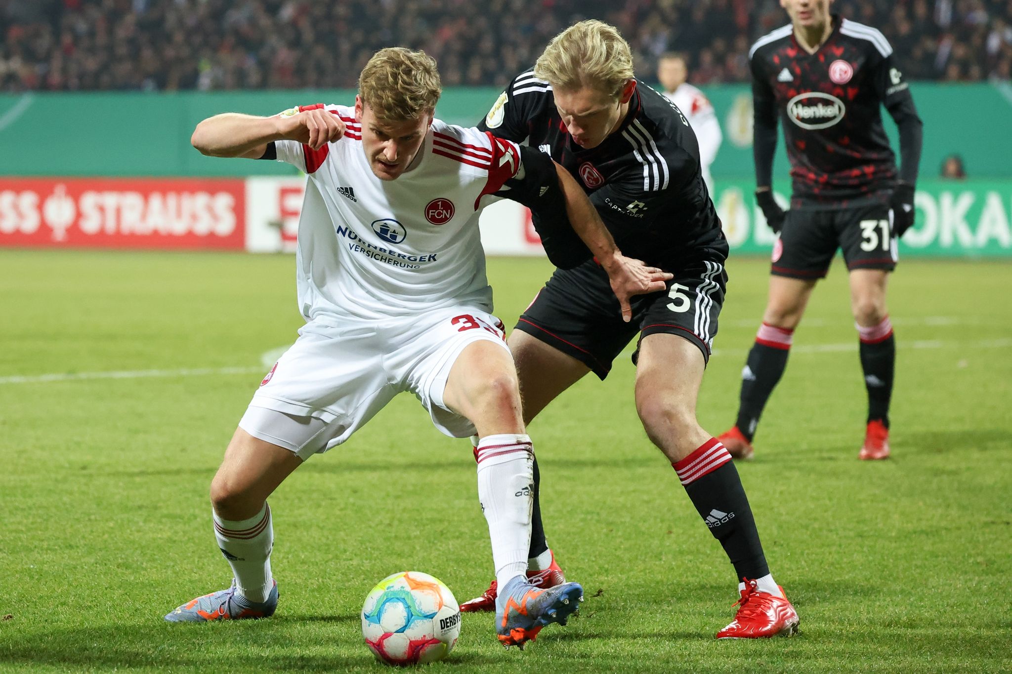 Nürnberg besiegt Düsseldorf im Elfer-Krimi