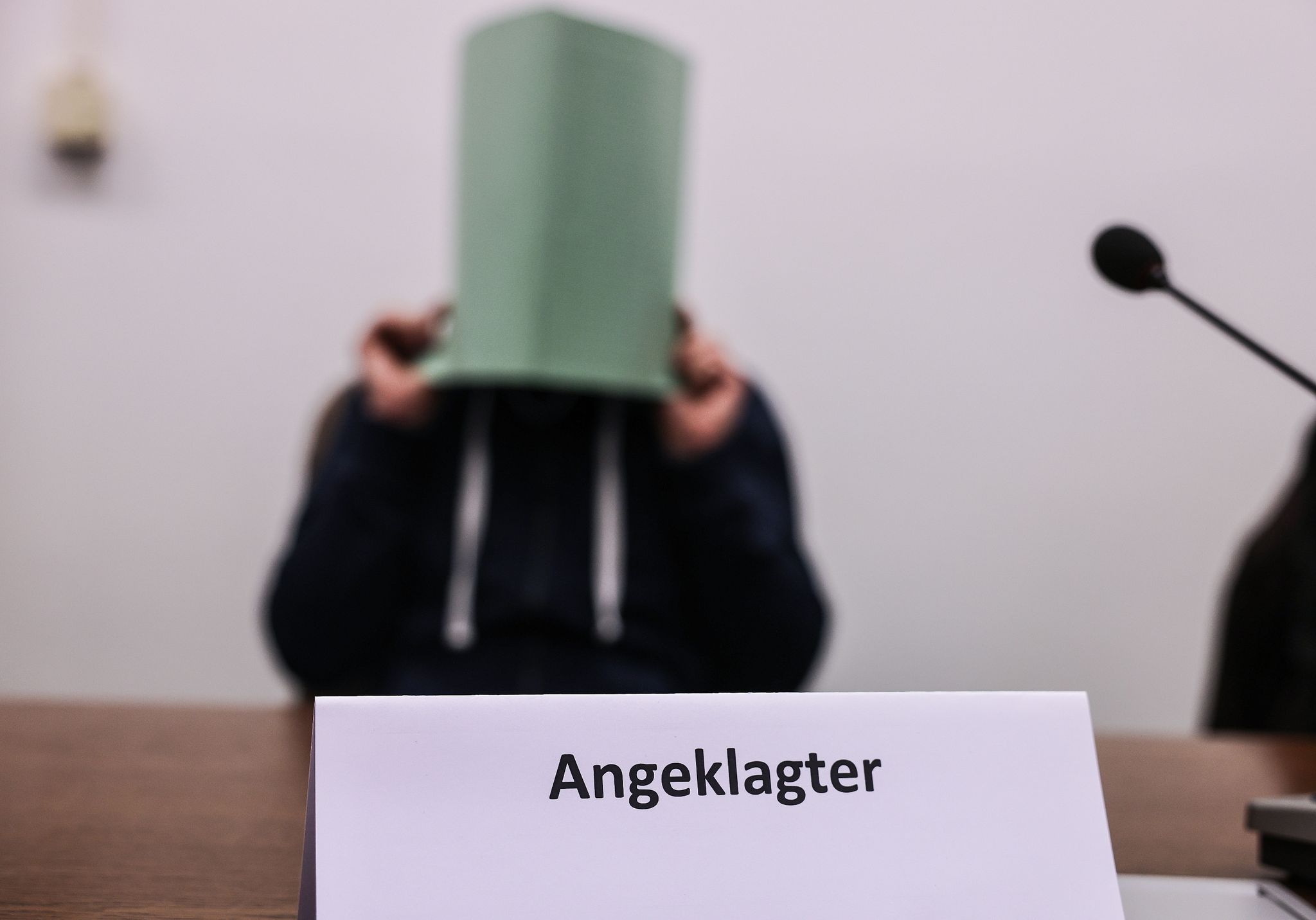 Sogar Säuglinge missbraucht: Hohe Haftstrafe für Babysitter