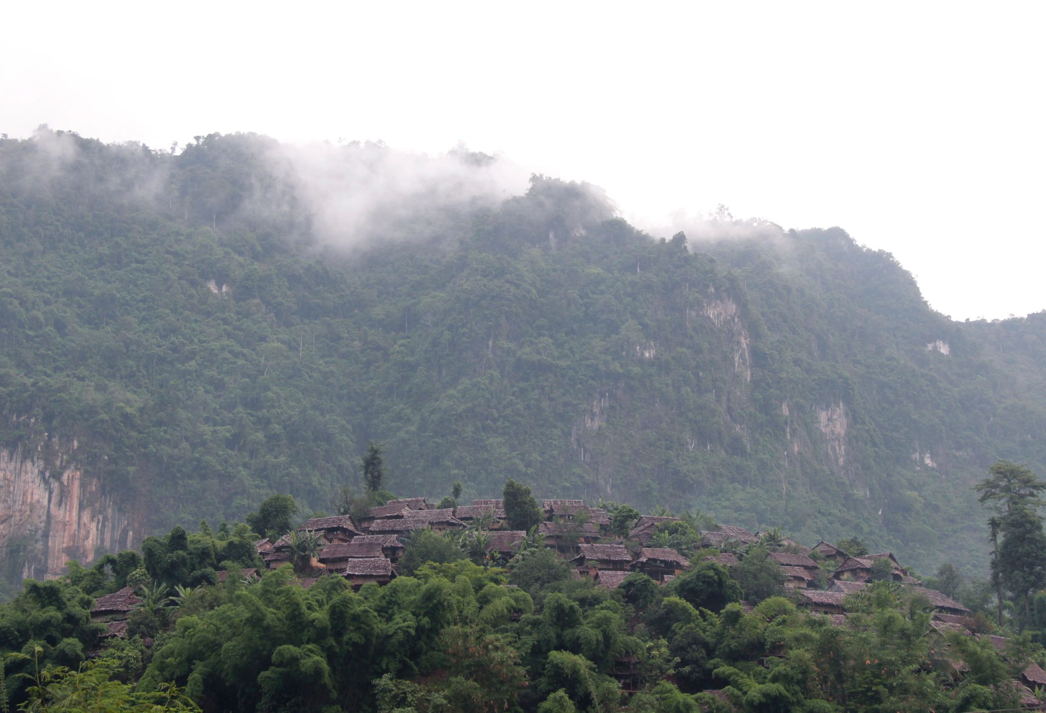 Freude in Thailand: Kleinkind aus tiefem Bohrloch gerettet