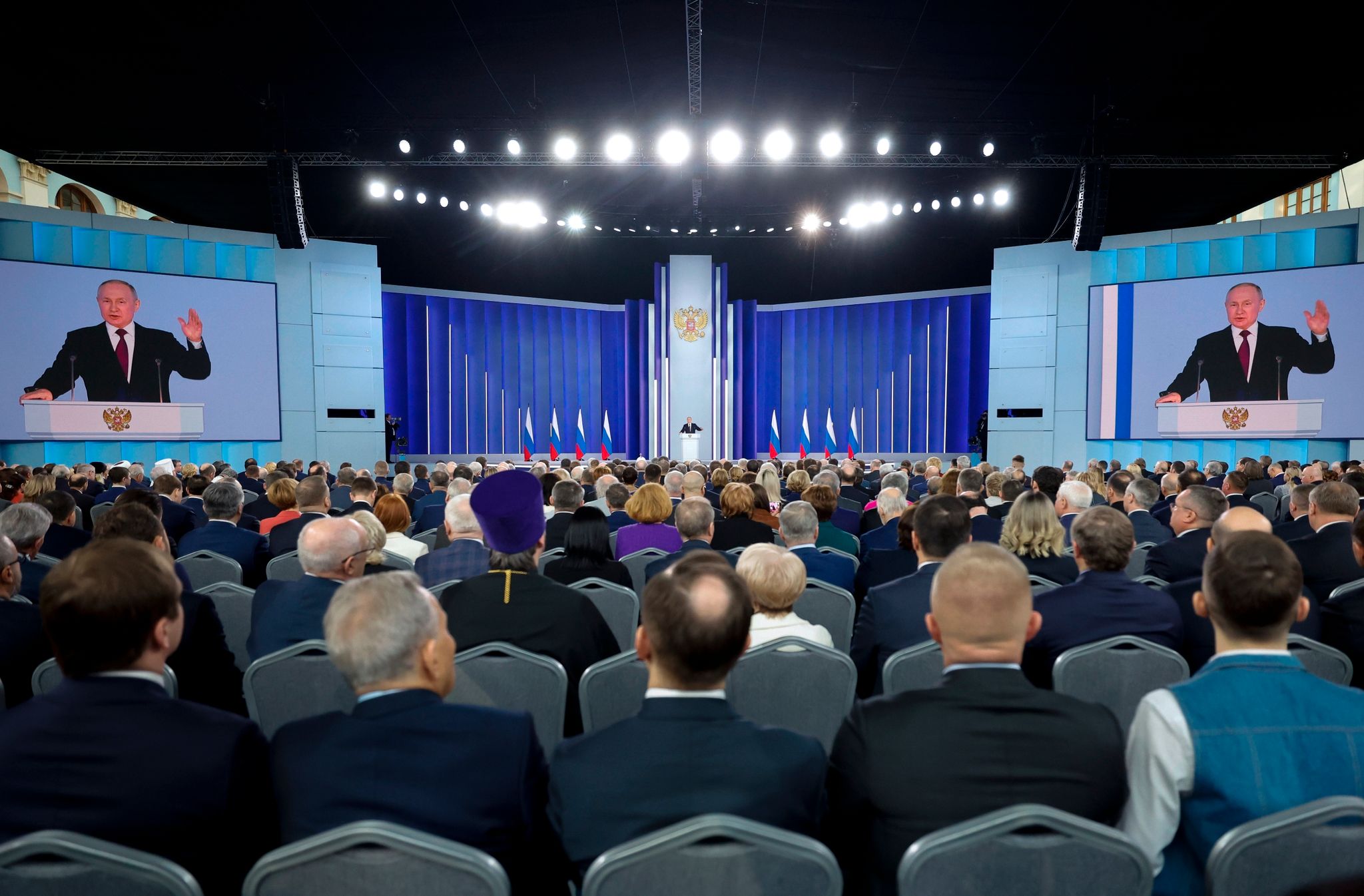 Nudeln auf Ohren bei Putin-Rede: Politiker drohen Probleme