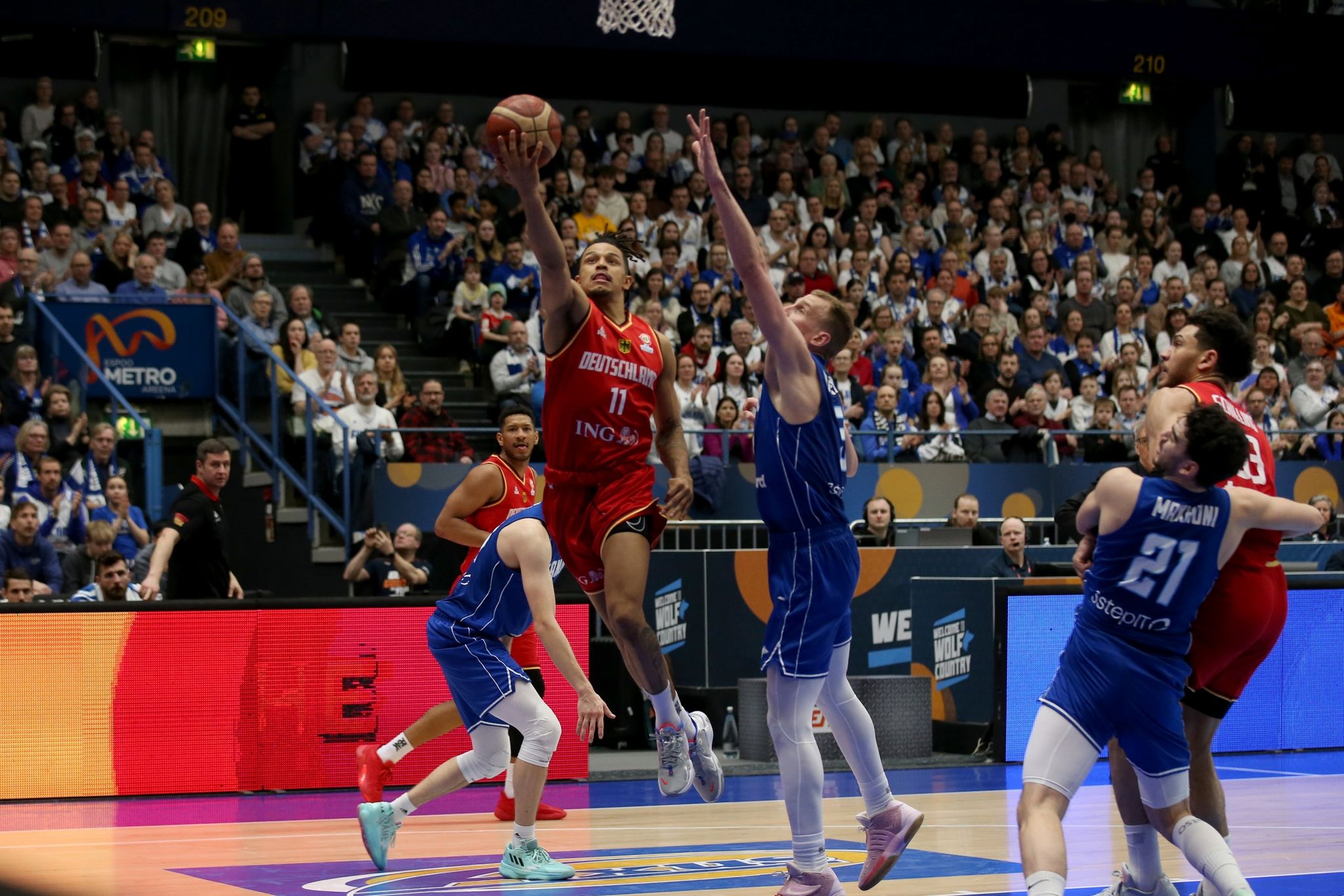 Sieg in Finnland: Deutsche Basketballer holen Gruppensieg