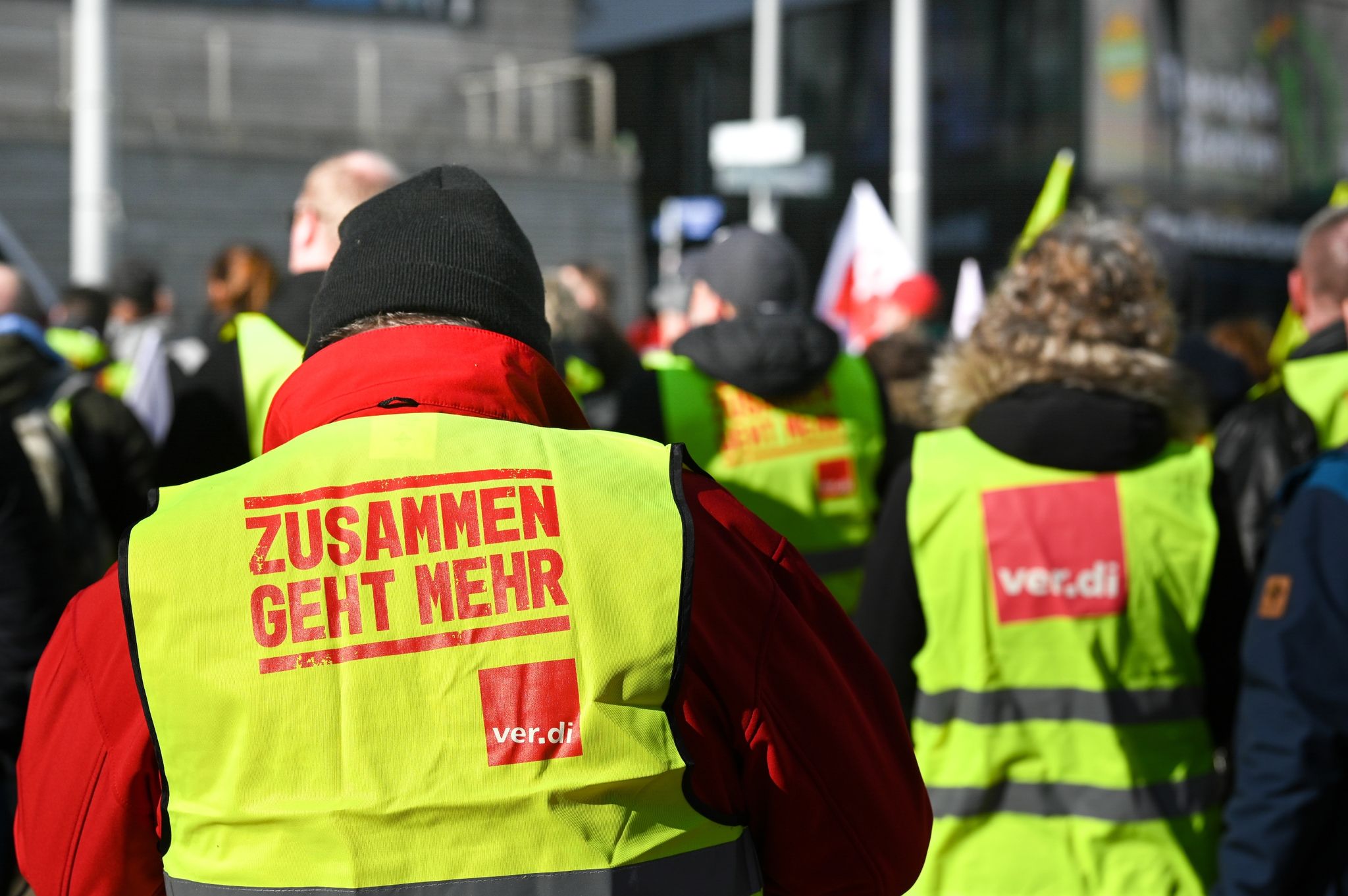 Neue Warnstreiks im öffentlichen Dienst – auch an Flughäfen