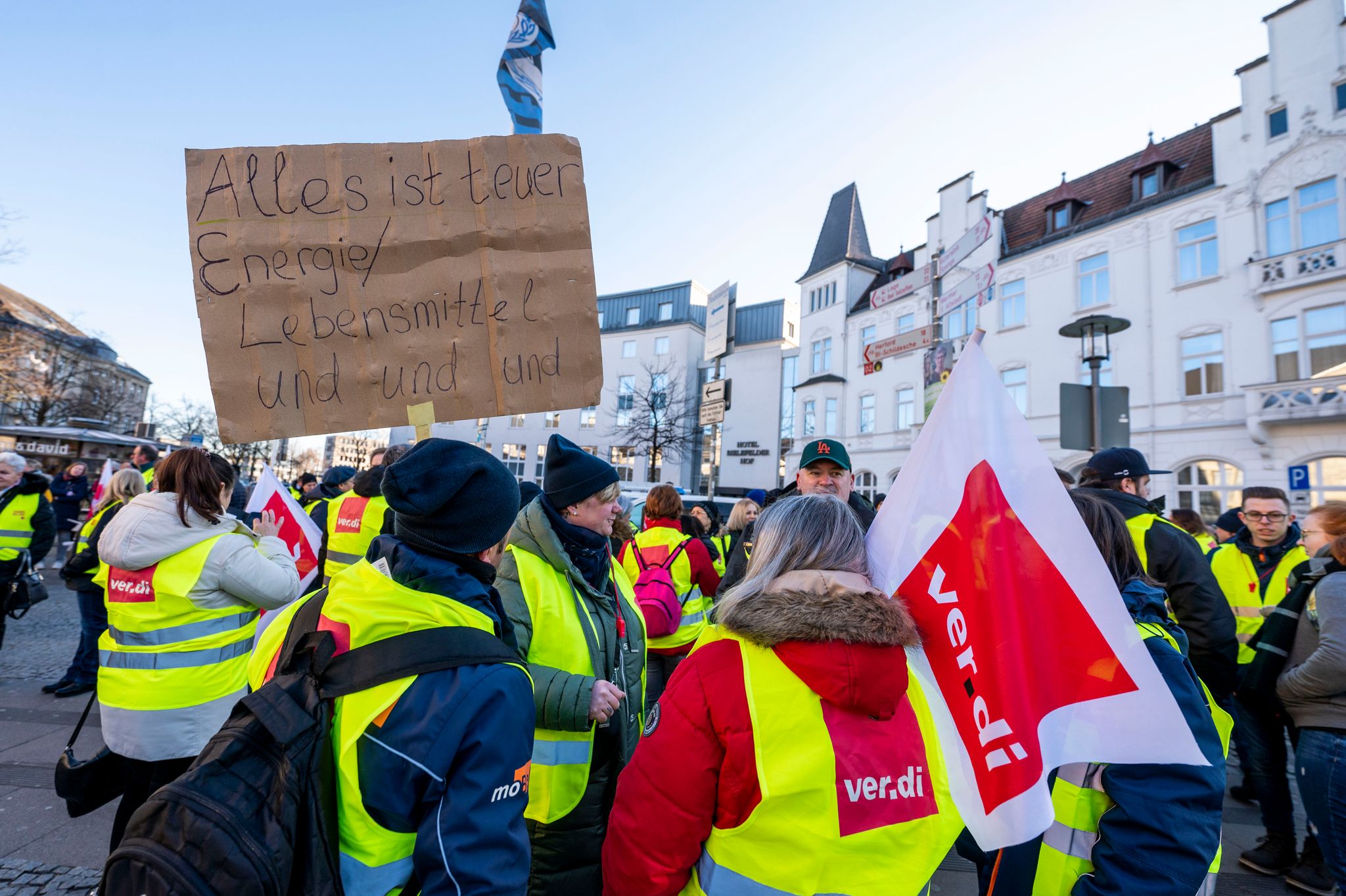 Warnstreiks eskalieren – Verdi legt Nahverkehr lahm