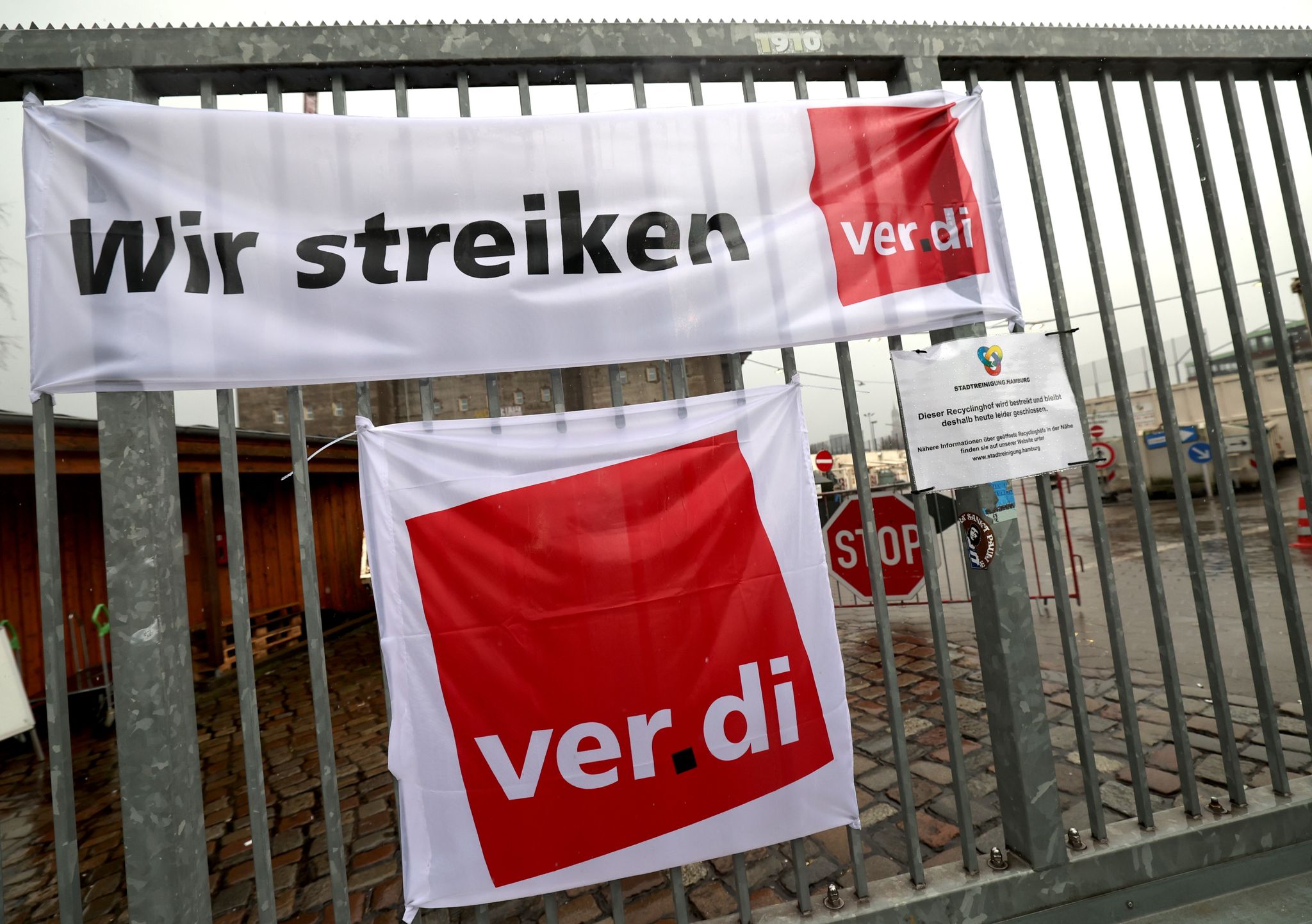 Tarifstreit: Kommunen fordern Augenmaß von Gewerkschaften