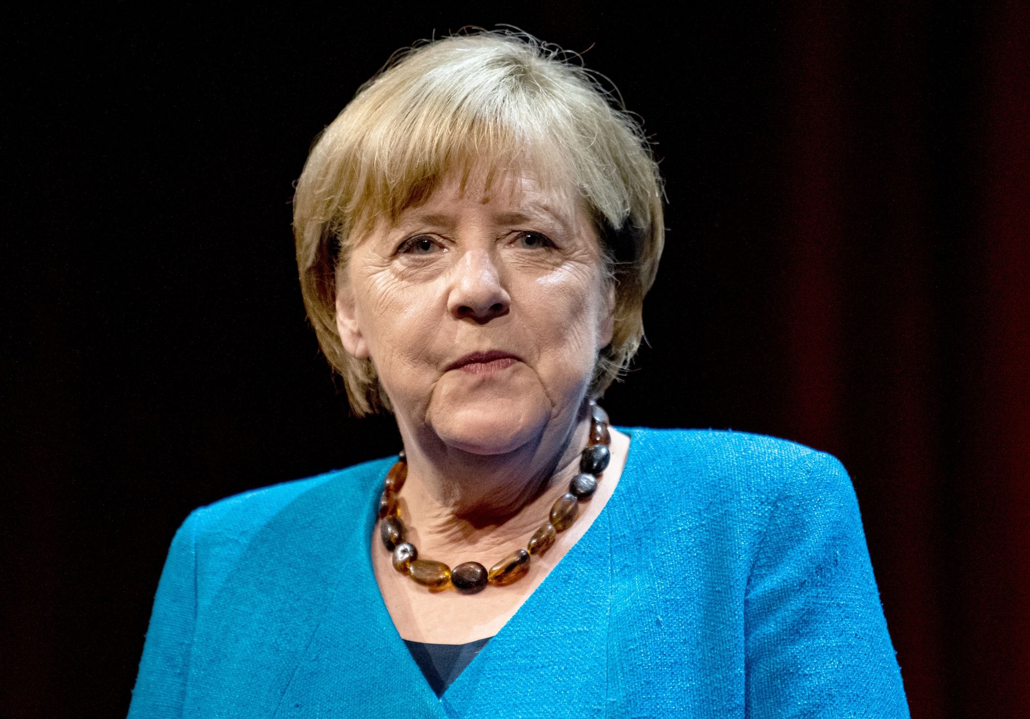 Heftiger Zwischenfall – Russische Trolle legen Ex-Kanzlerin Merkel rein