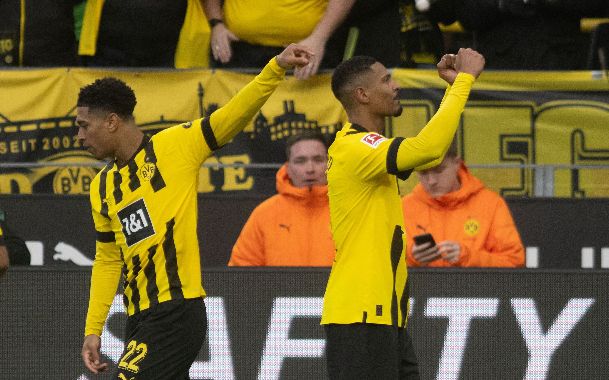 Hallers Premiere am Weltkrebstag – BVB zurück im Titelrennen