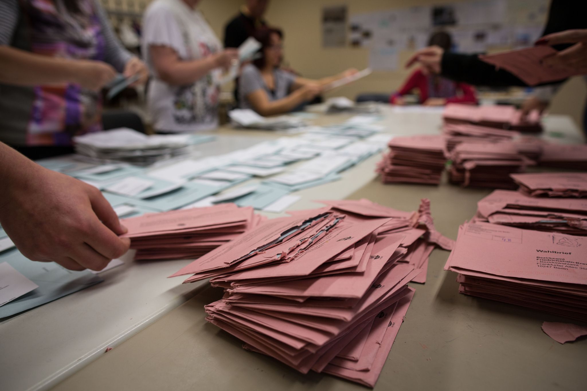 Wieder Panne bei der Wahl: Etliche Wahlbriefe in Berlin bislang nicht mitgezählt
